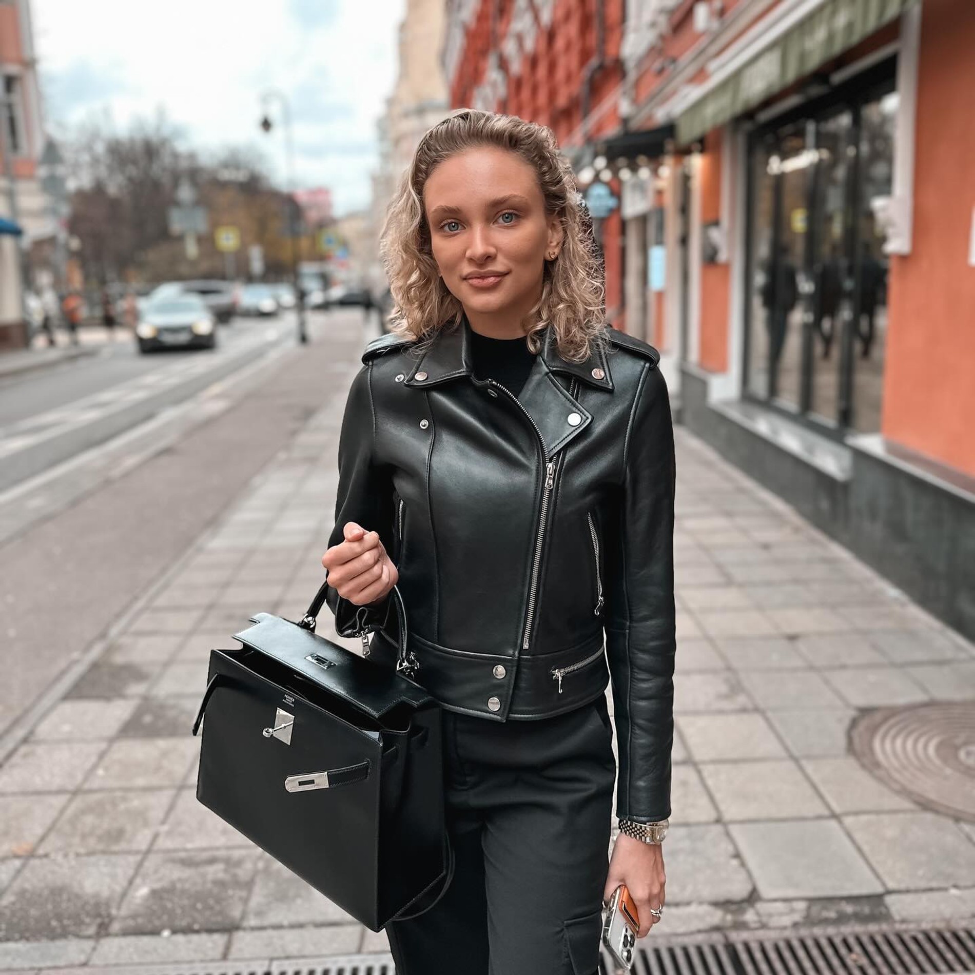 Валерия с той же сумкой четырьмя днями раньше. Фото: Инстаграм (запрещен в РФ) @zima_moscow