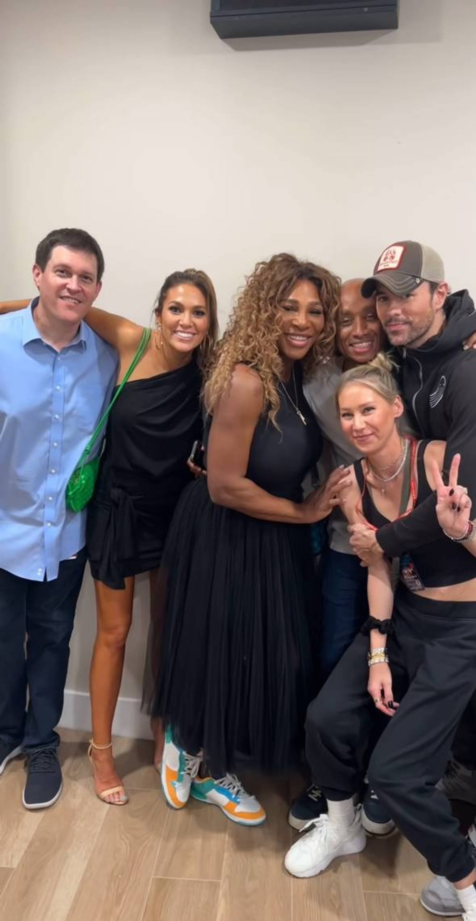 Энрике Иглесиас и Анна Курникова справа. Фото: Инстаграм* @serenawilliams