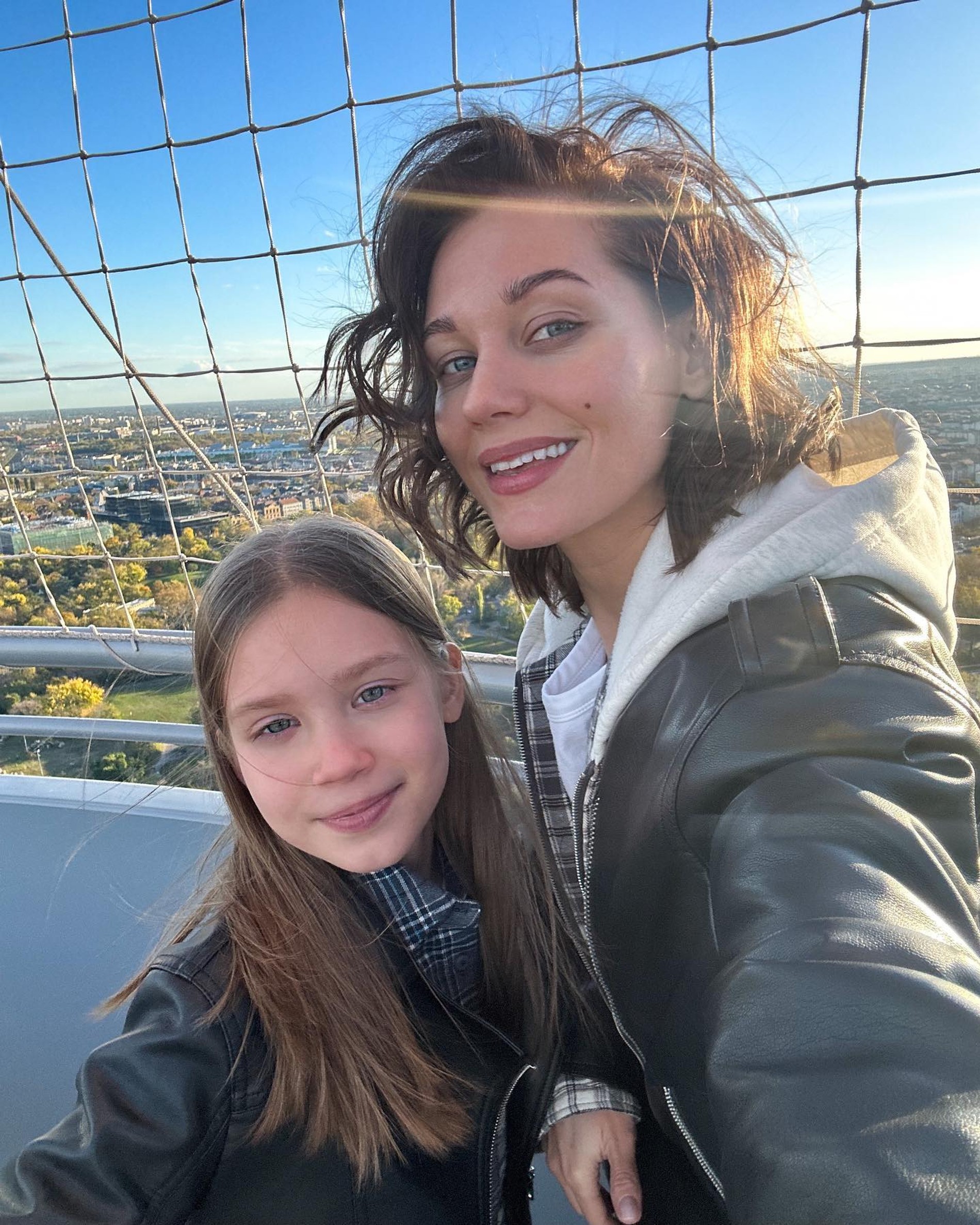 Кристина Асмус с дочерью Анастасией в Будапеште. Фото: Инстаграм* @asmuskristina