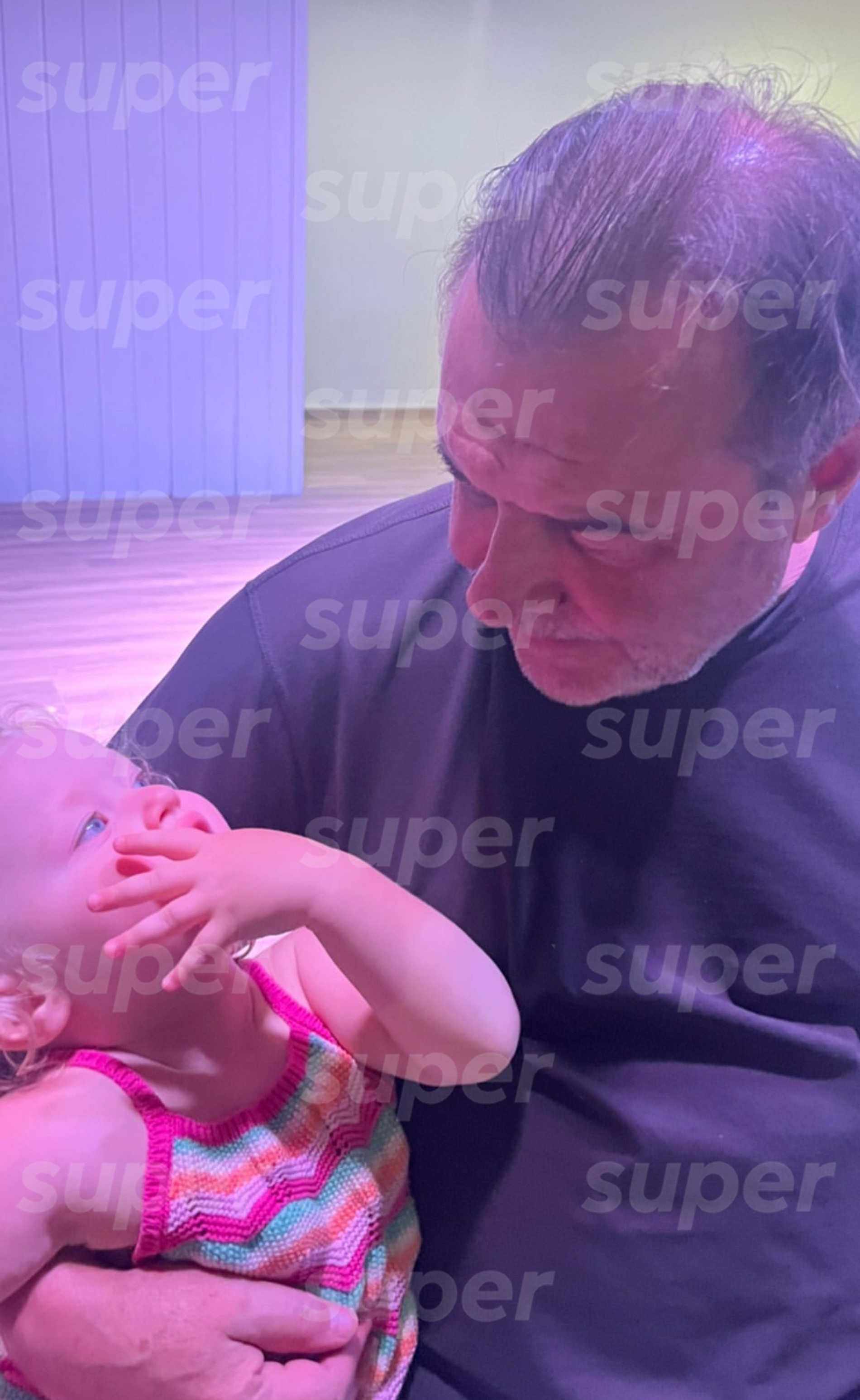 Алексей Учитель с предполагаемой дочерью Ниной. Фото: Инстаграм (запрещен в РФ) Софьи Мелединой