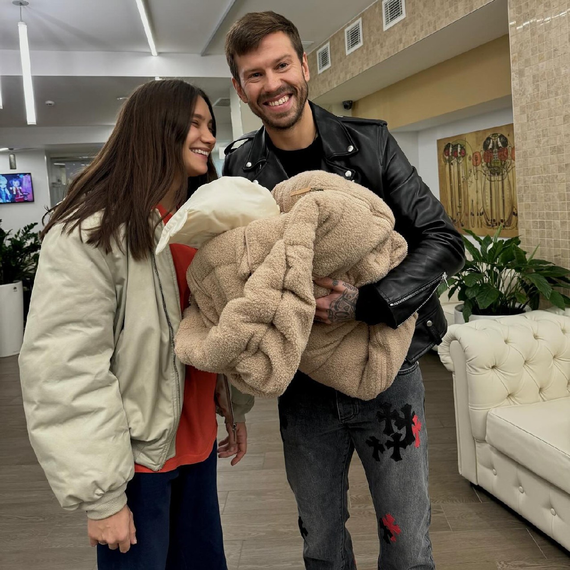 Федор Смолов и Карина Истомина с дочерью. Фото: Инстаграм* @diamond_april