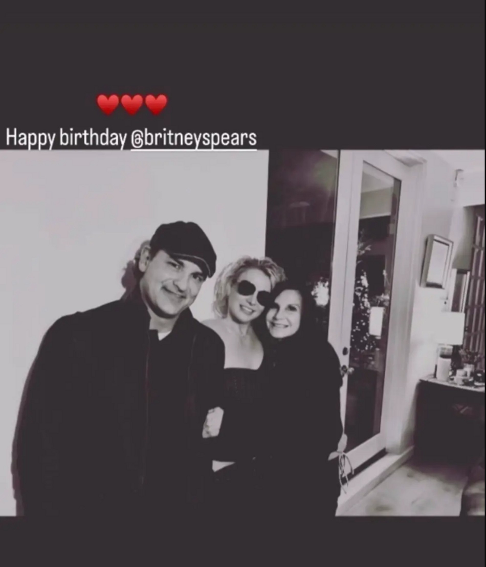 Брайан, Бритни и Линн Спирс. Инстаграм* @cadehudson22