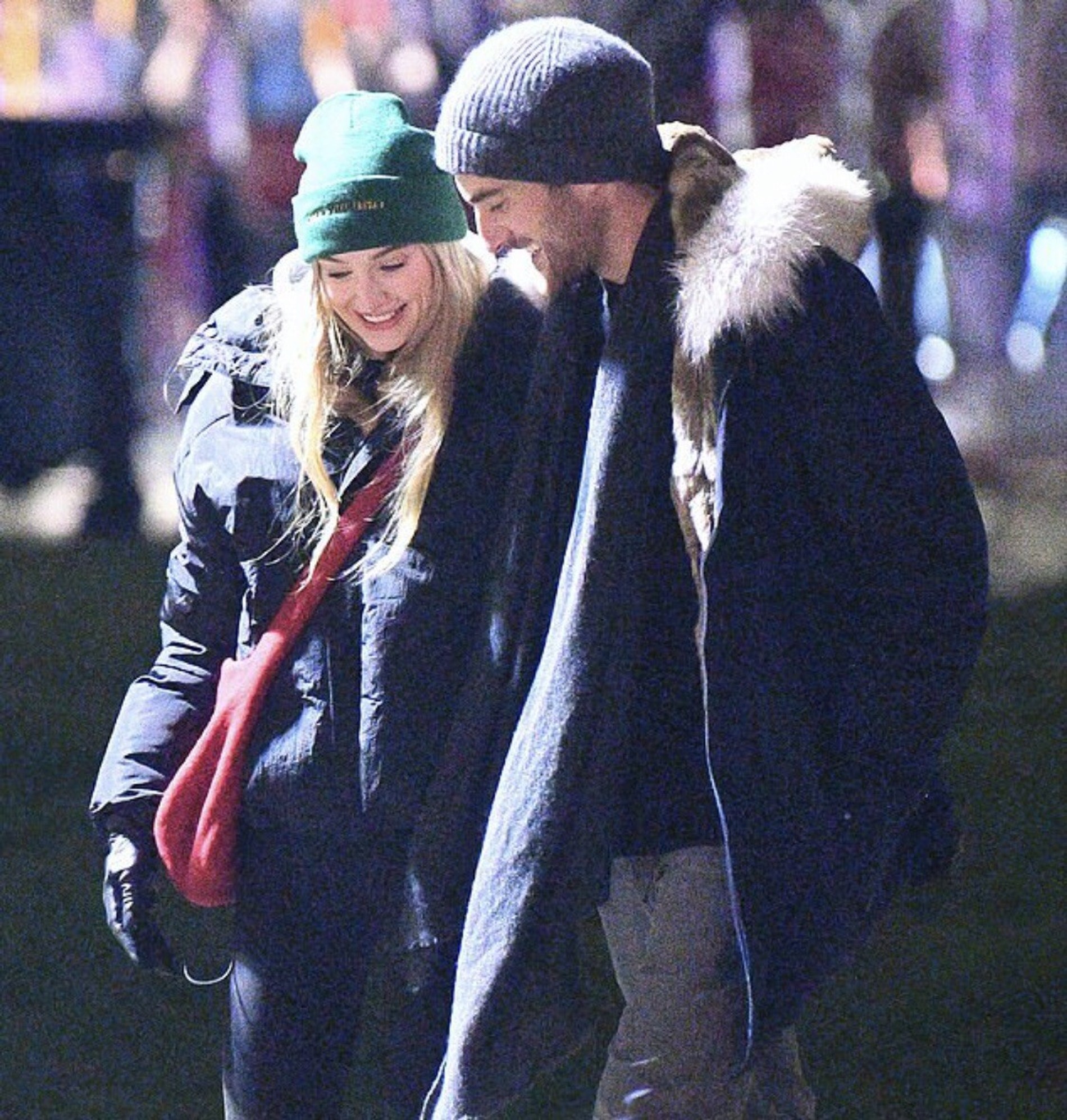 Софи Тернер и Перри Пирсон на прогулке в Лондоне. Фото: Click News and Media