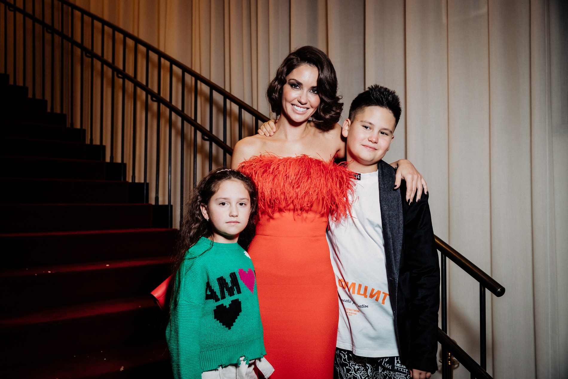 Агата Муцениеце с детьми. Фото: пресс-служба