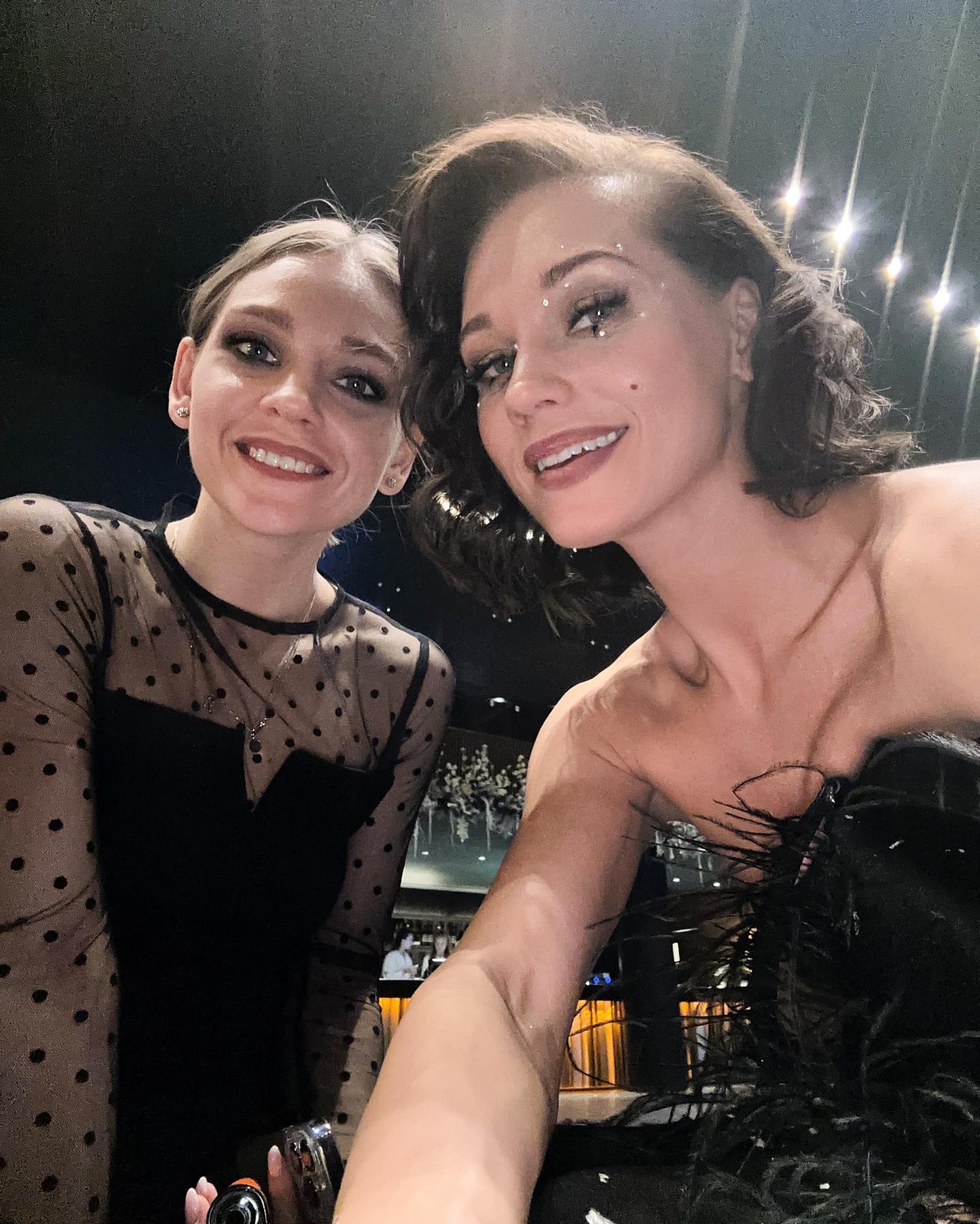 Кристина Асмус с сестрой. Фото: Инстаграм* @asmuskristina