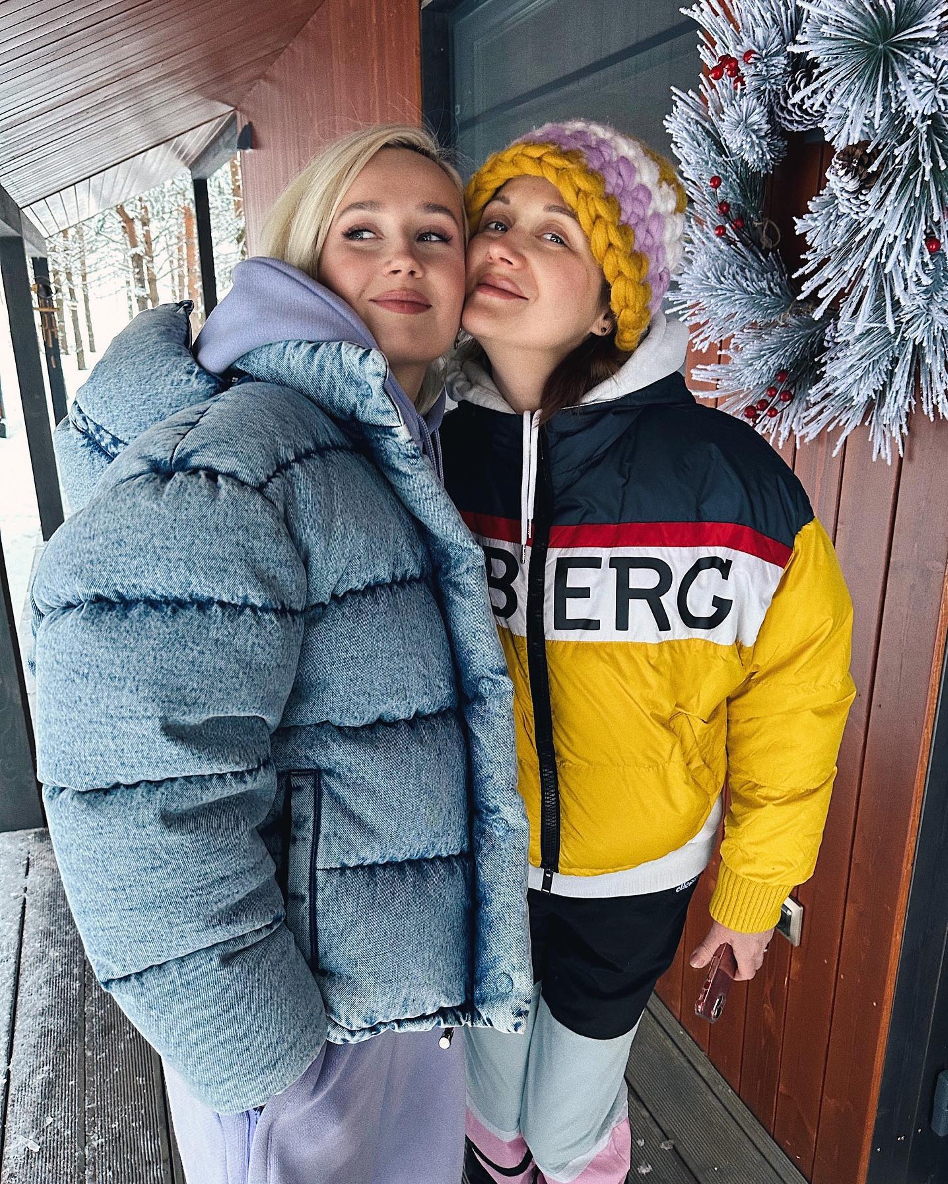 Клава Кока с мамой. Фото: Инстаграм* @klavacoca