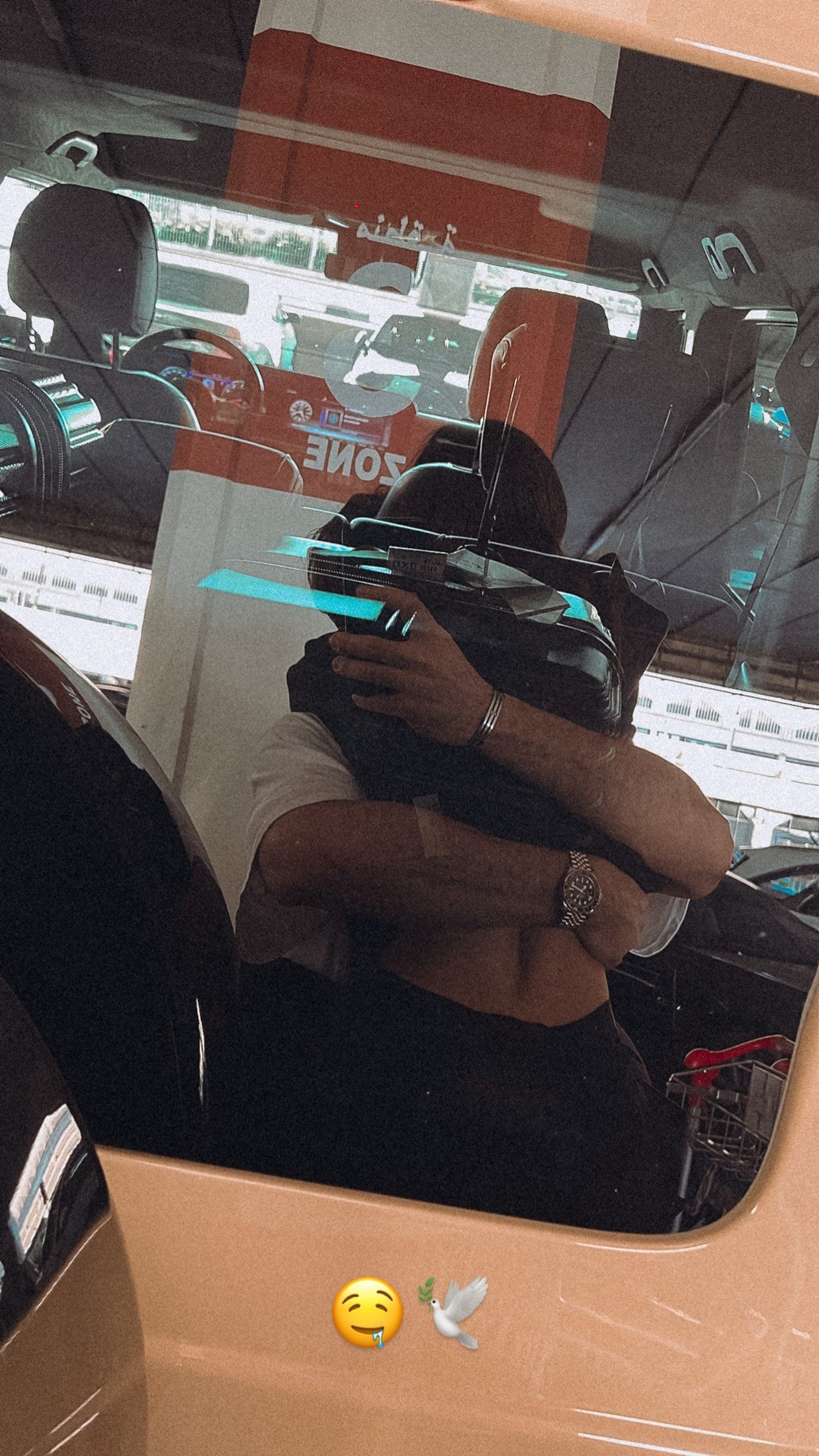 Давид Манукян и его (?) загадочная девушка. Фото: Инстаграм* @dava_m