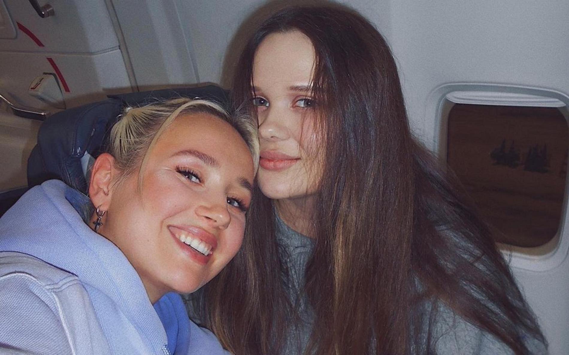 Клава с сестрой. Фото: Инстаграм* @klavacoca