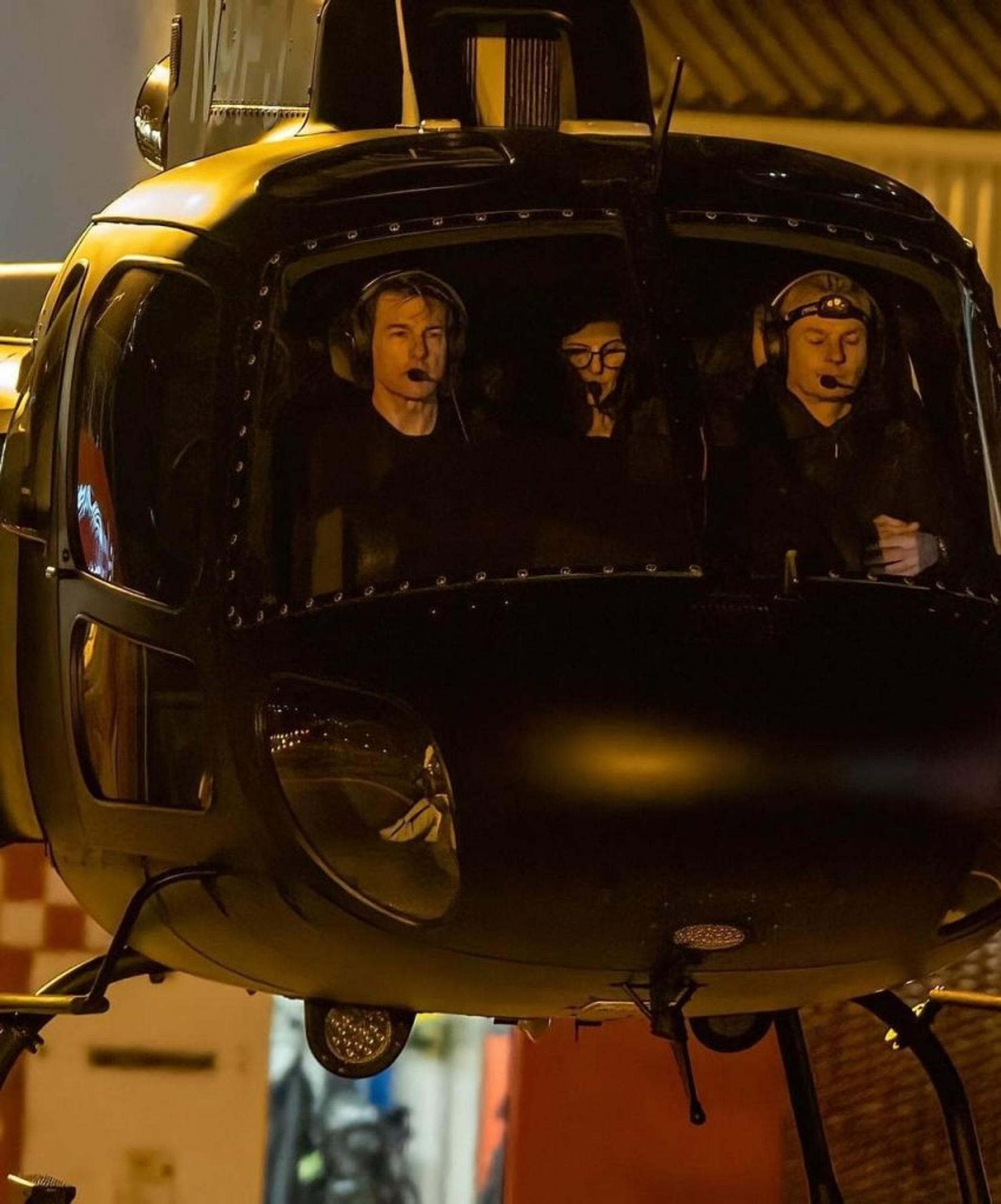 Том Круз со спутницей. Фото: Just Jared