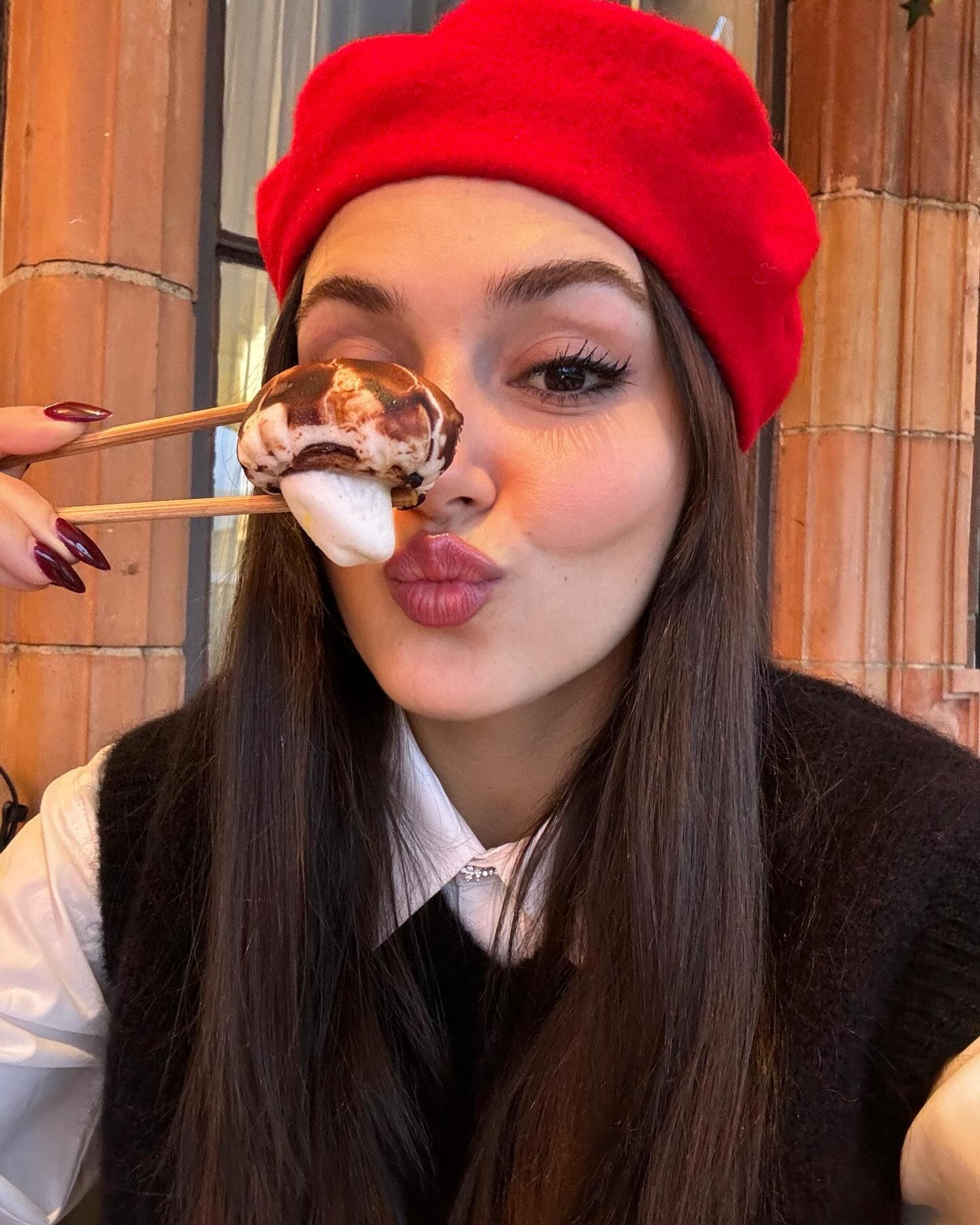 Ханде Эрчел. Фото: Инстаграм (запрещен в РФ) / @handemiyy