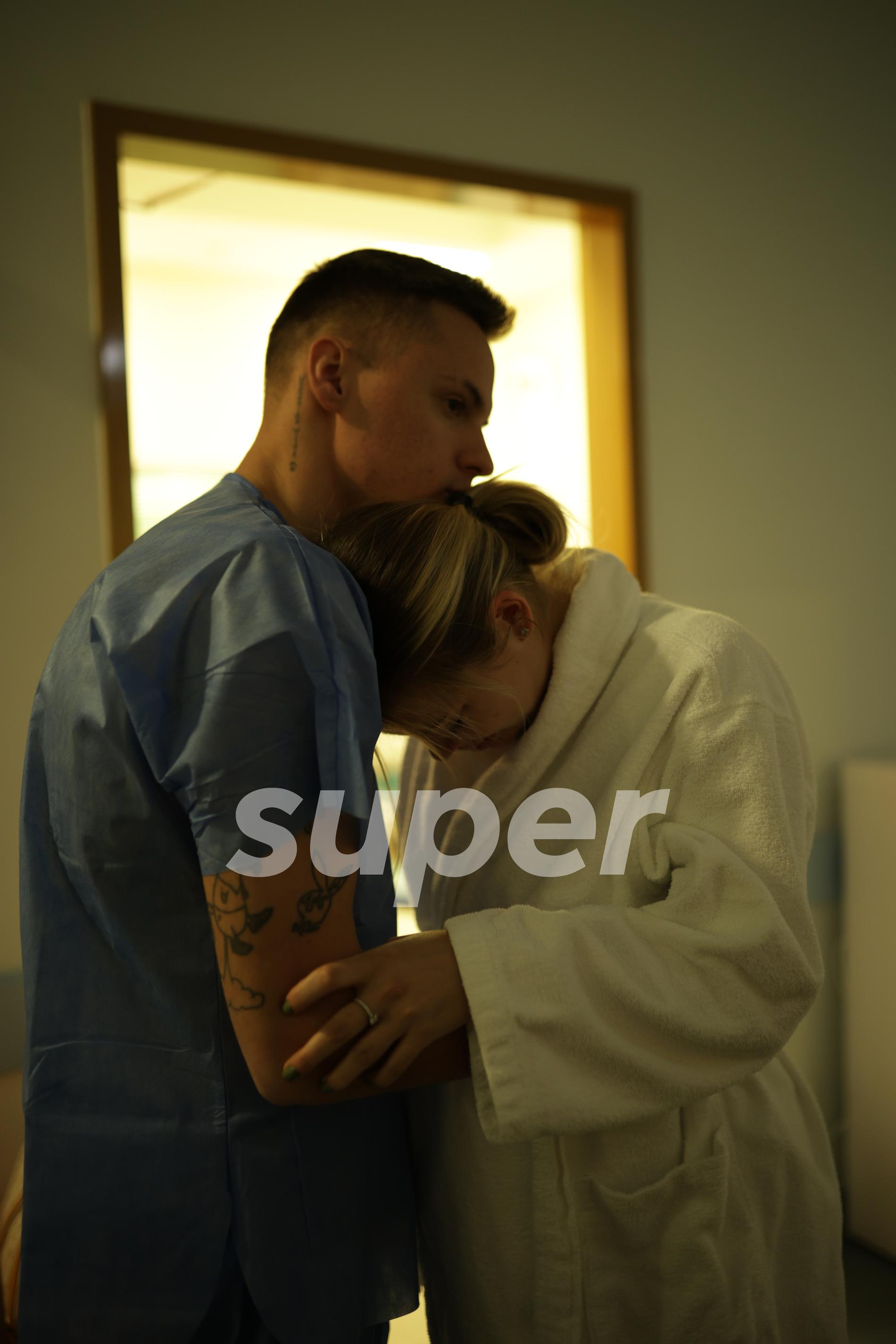 Аня Ищук с сыном. Фото: Super