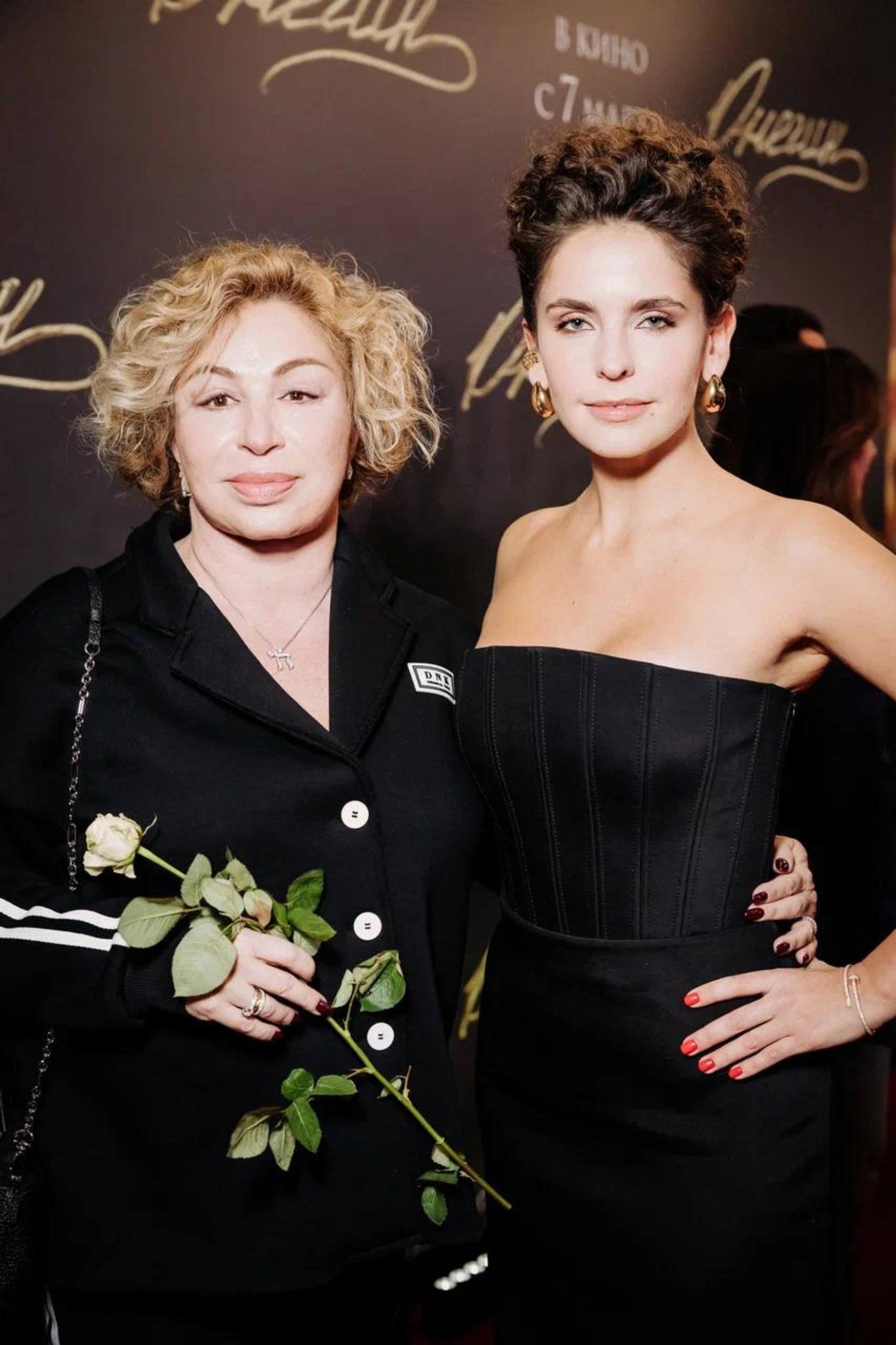 Симона Юнусова с Елизаветой Моряк. Фото: пресс-служба