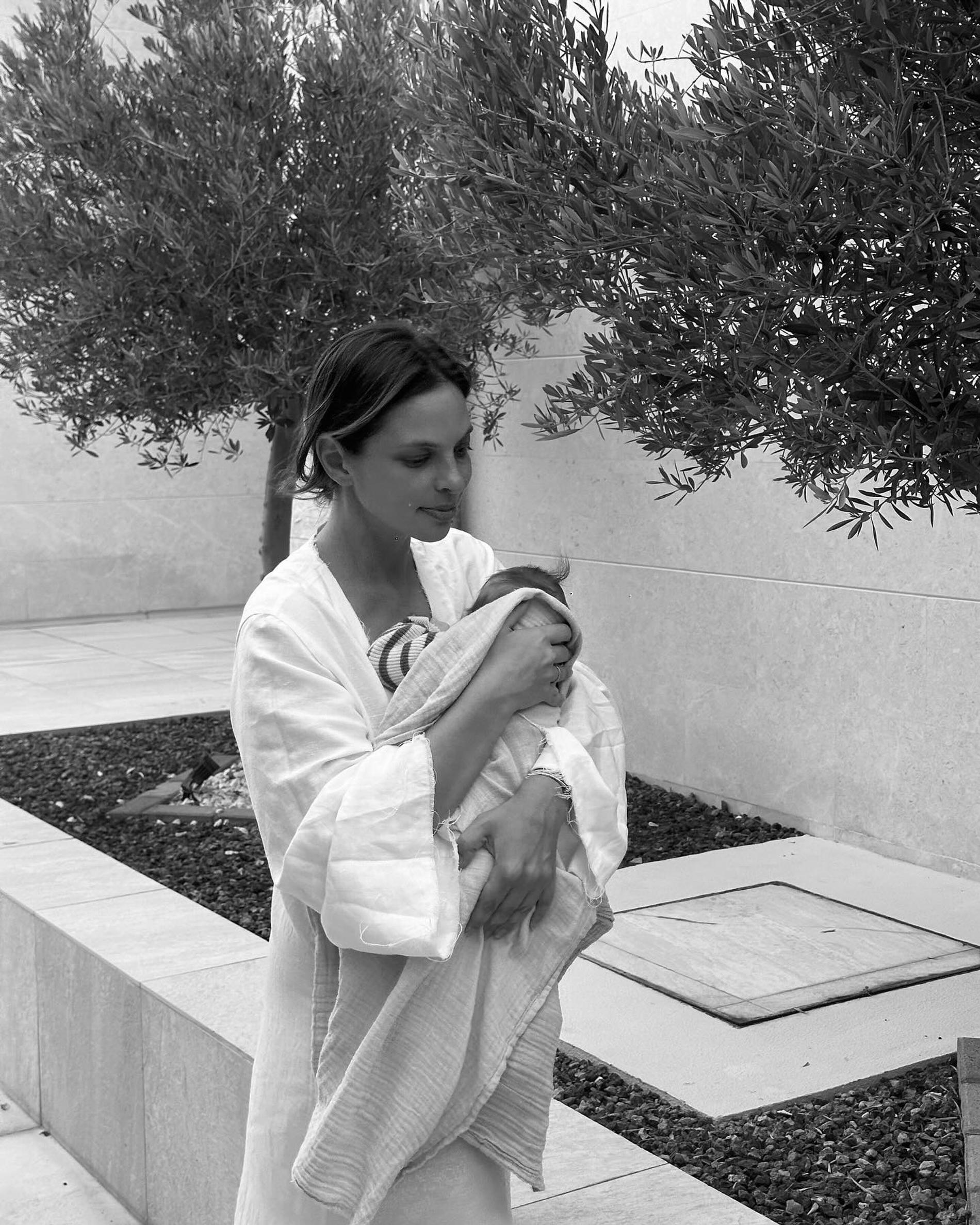 Регина Бурд с сыном Эваном. Фото: Инстаграм* @burdregina