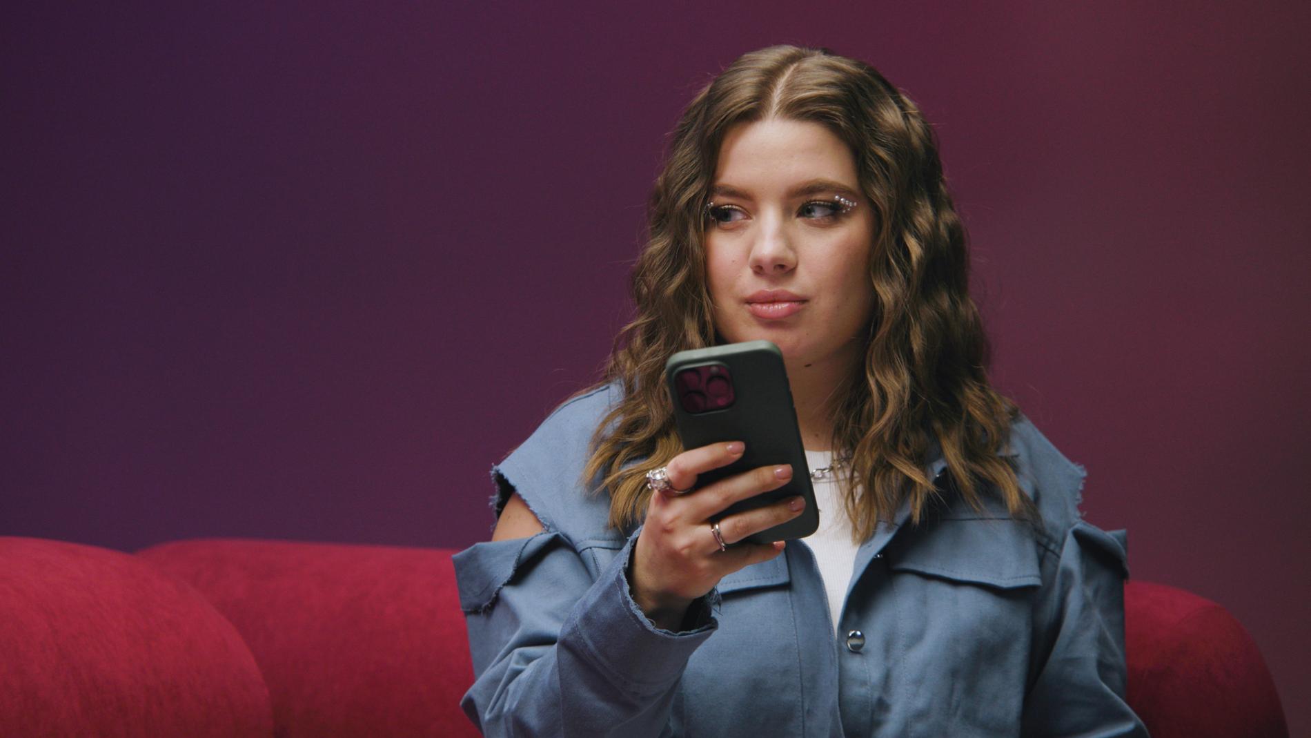 Ведущая шоу Анна Пронина