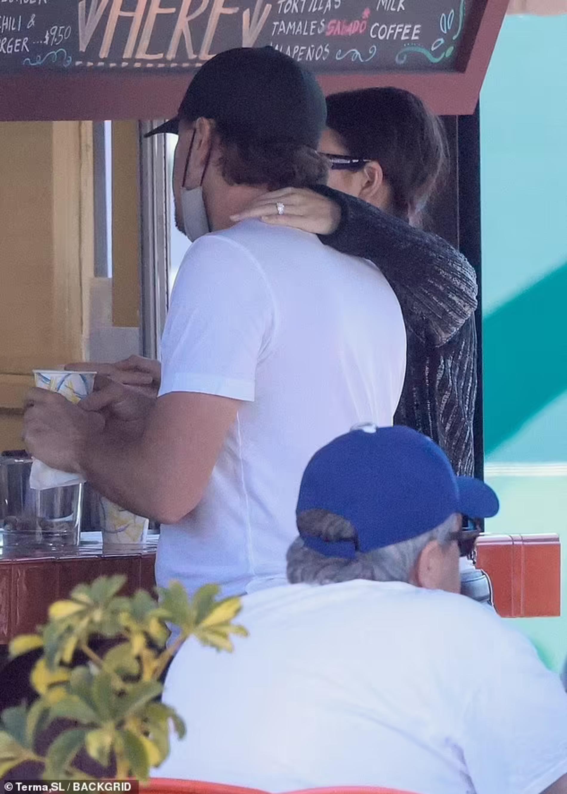 Виттория Черетти и Леонардо ДиКаприо. Фото: BACKGRID