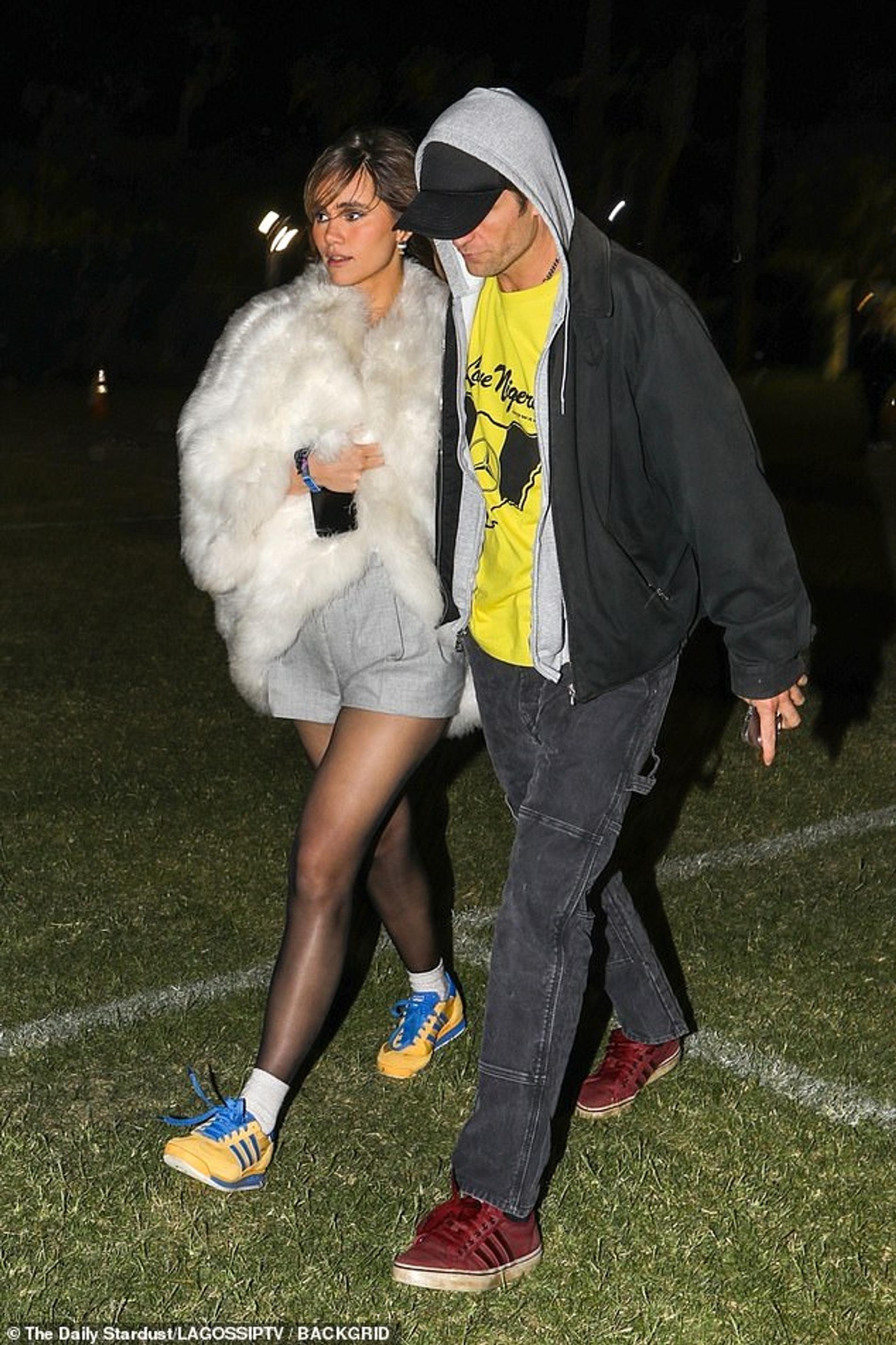 Роберт Паттинсон и Сьюки Уотерхаус на Сьюки Уотерхаус и Роберт Паттинсон на фестивале «Коачелла». Фото: Backgrid