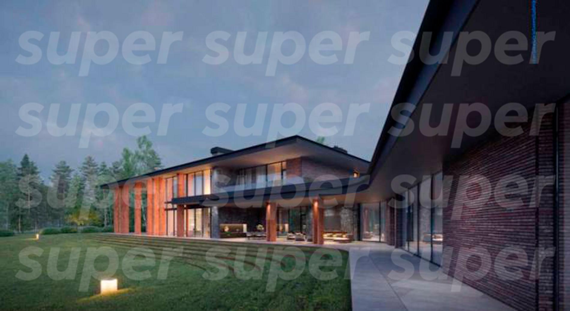 Недостроенный дом Валерии и Артема Чекалиных. Фото: Super