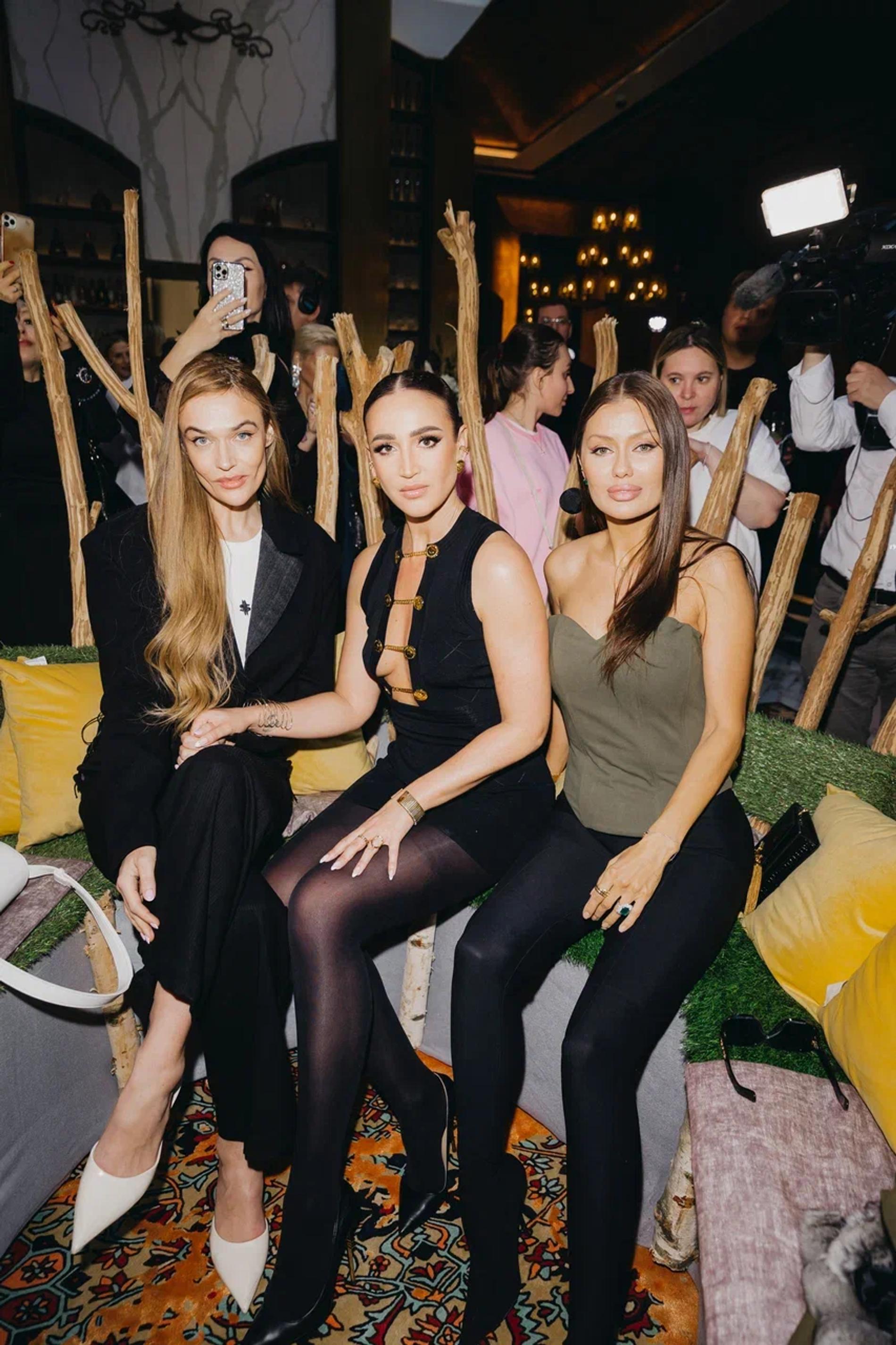 Алена Водонаева, Ольга Бузова и Виктория Боня. Фото: пресс-служба