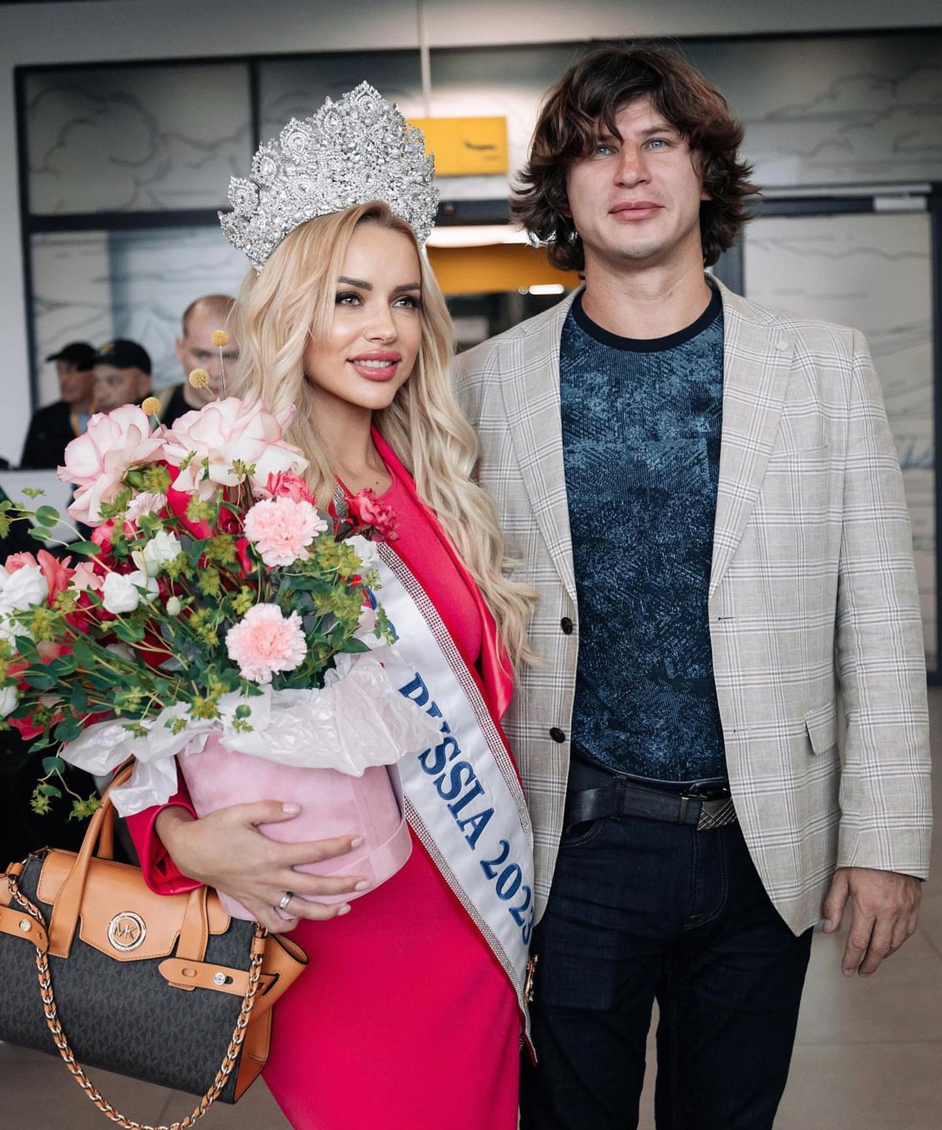 Наталья Оскар с супругом Романом Безматерных. Фото: Инстаграм* @natali_oscar