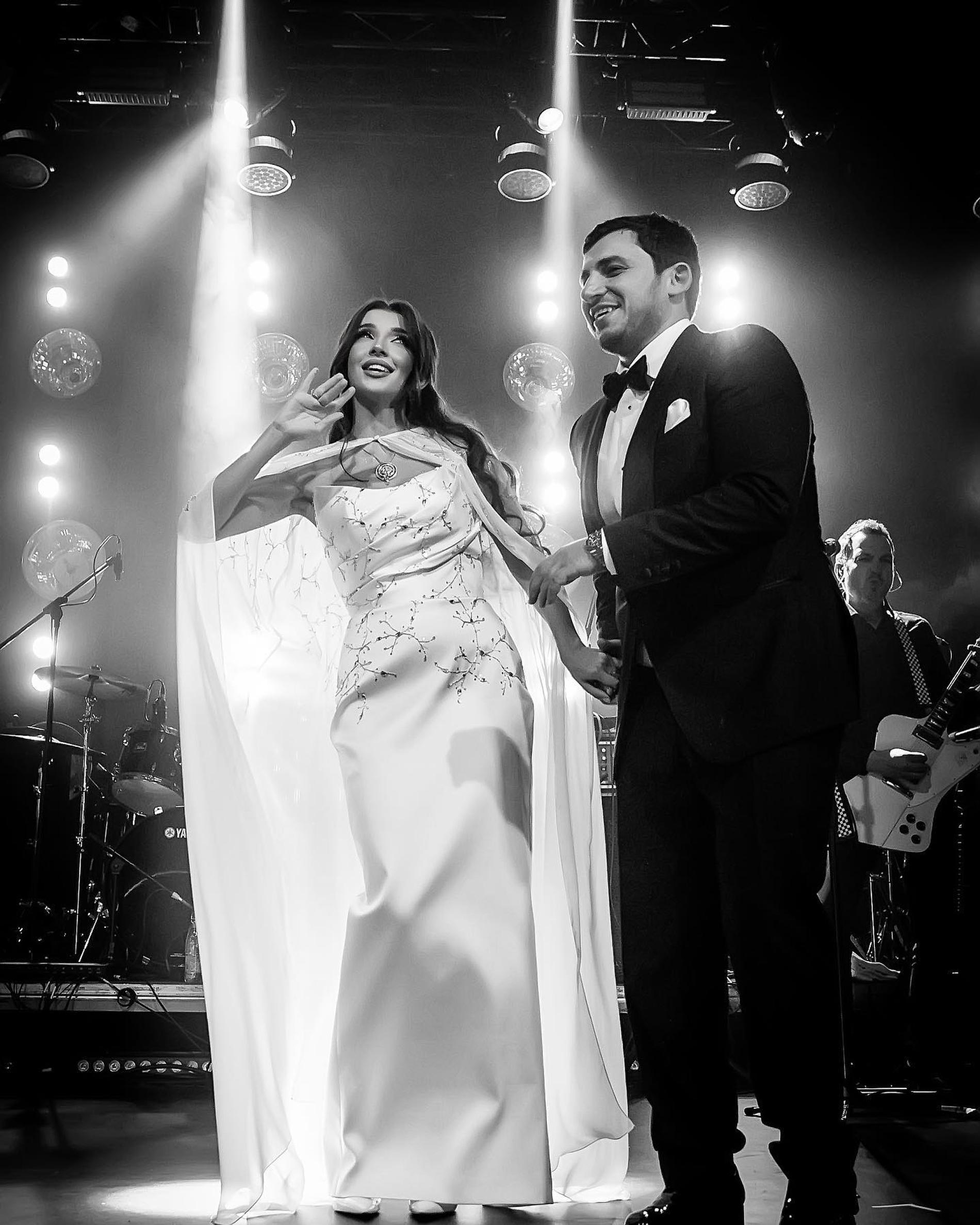 Зарина и Петр на своей свадьбе. Фото: Инстаграм* @zarina___abd