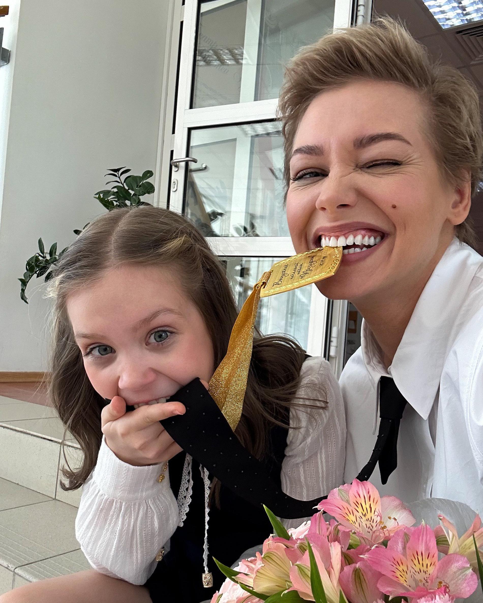 Кристина Асмус с дочерью Настей. Фото: Инстаграм* @asmuskristina