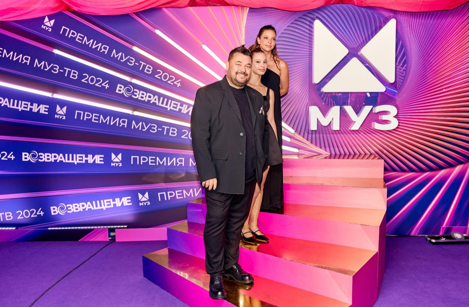 Сергей Жуков с семьей. Фото: пресс-служба телеканала