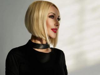 Хардкор порно қара және ақ фото Бөксесін көтеріп жату