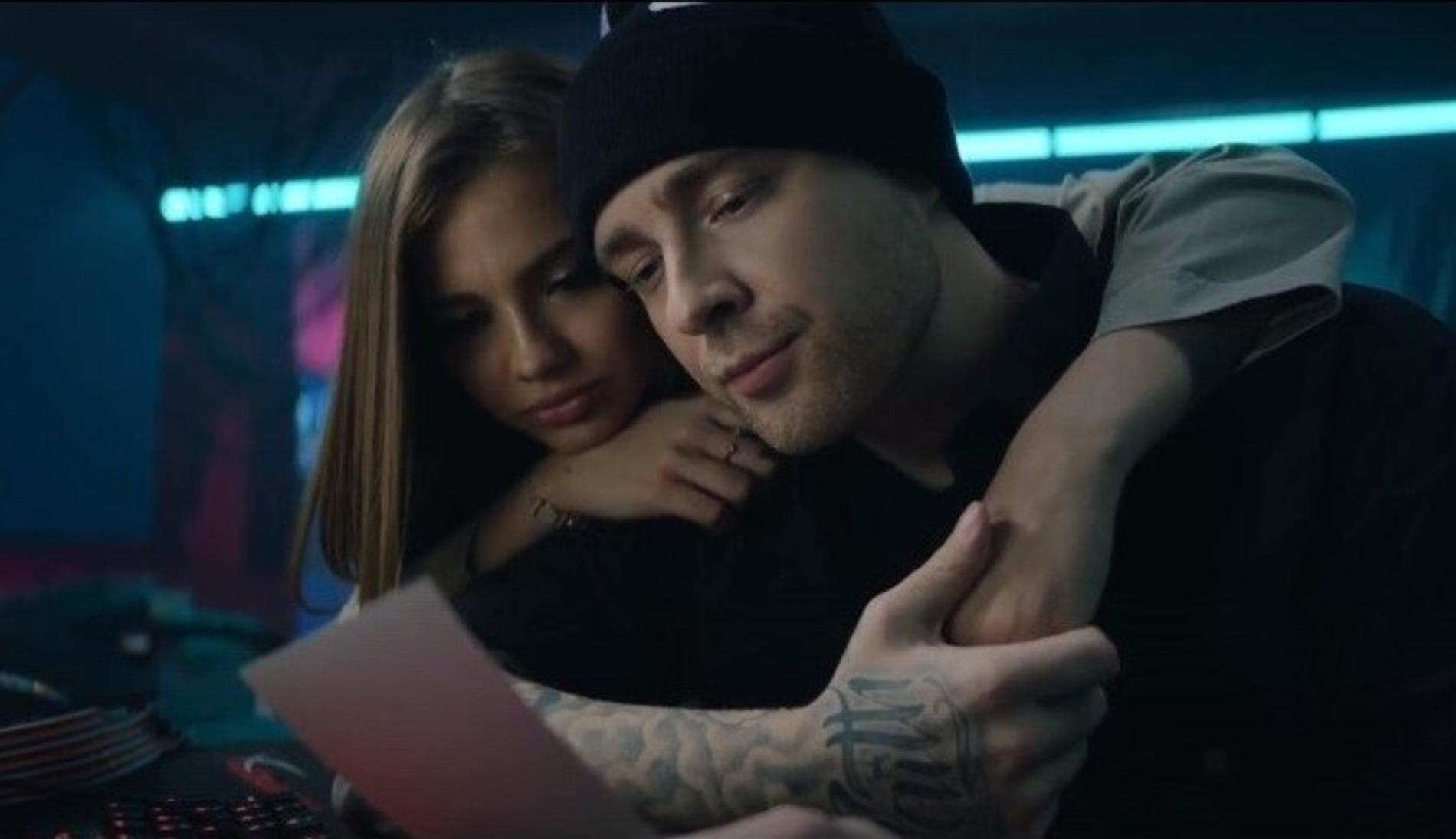 Валя Карнавал и Егор Крид. Фото: кадр из клипа «Девочка с картинки»