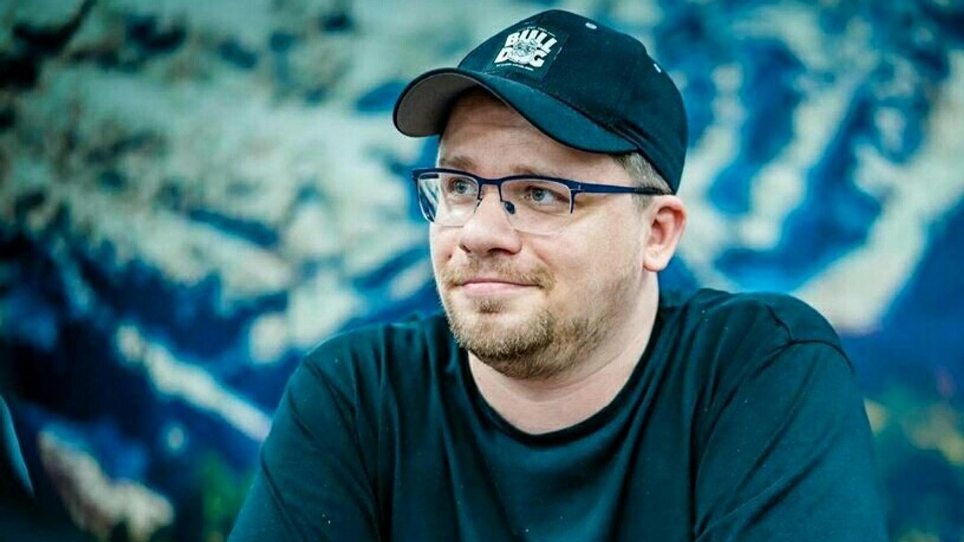 Гарик Харламов тратит деньги на дочь и сестер