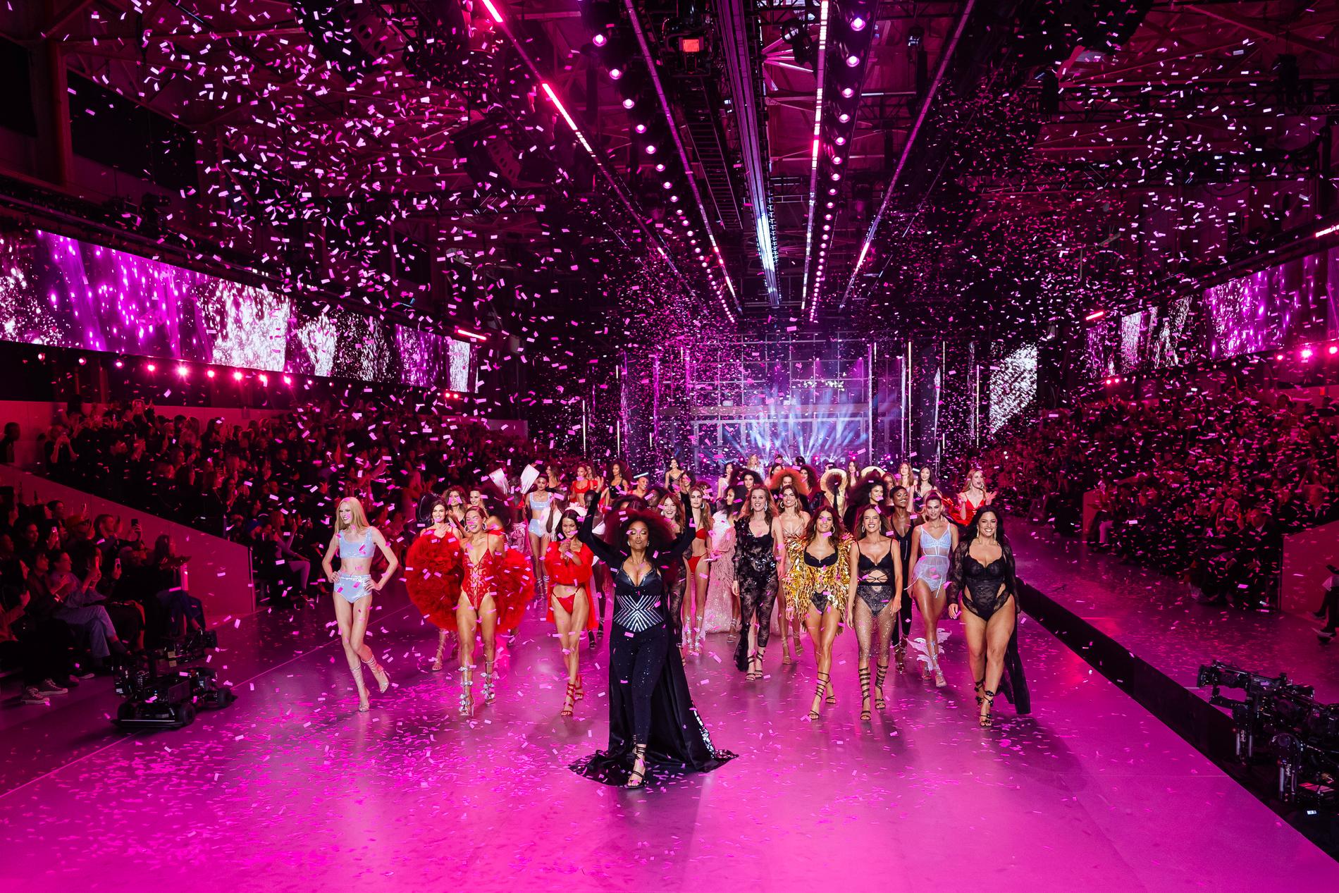 Закрытие шоу Victoria's Secret. Фото: Getty Images