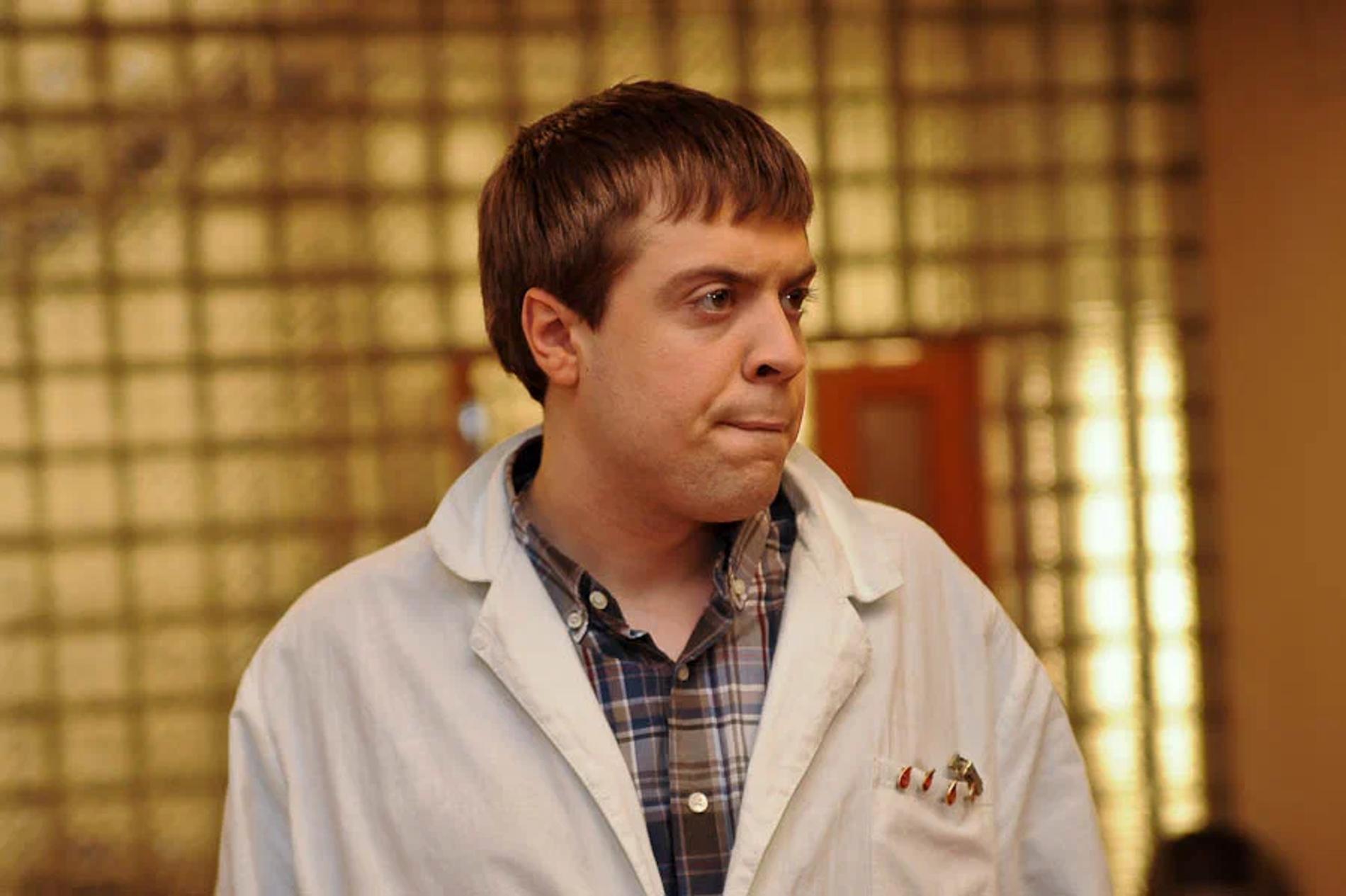 Александр Ильин в роли интерна Лобанова. Фото: кадр из сериала «Интерны»