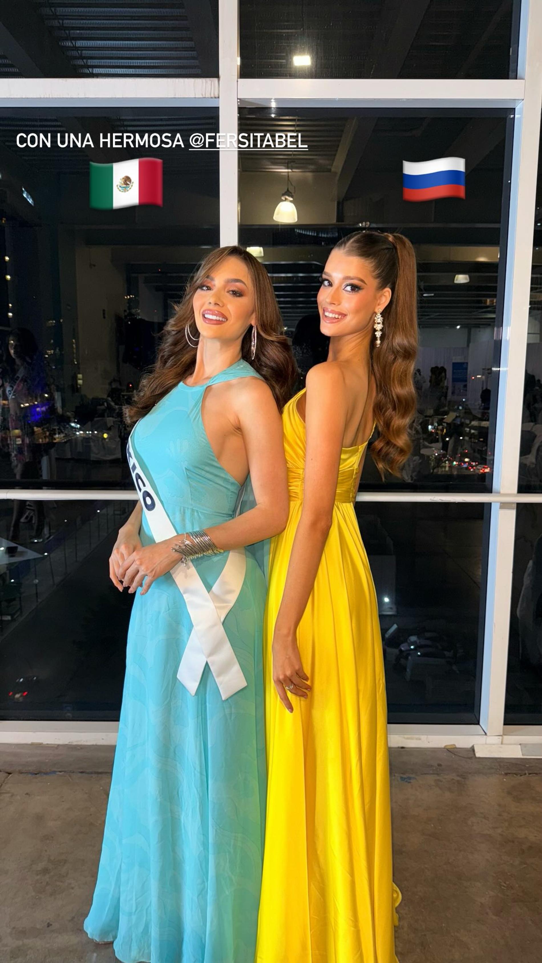 Валентина Алексеева с участницей из Мексики. Фото: Инстаграм* @viallentinka