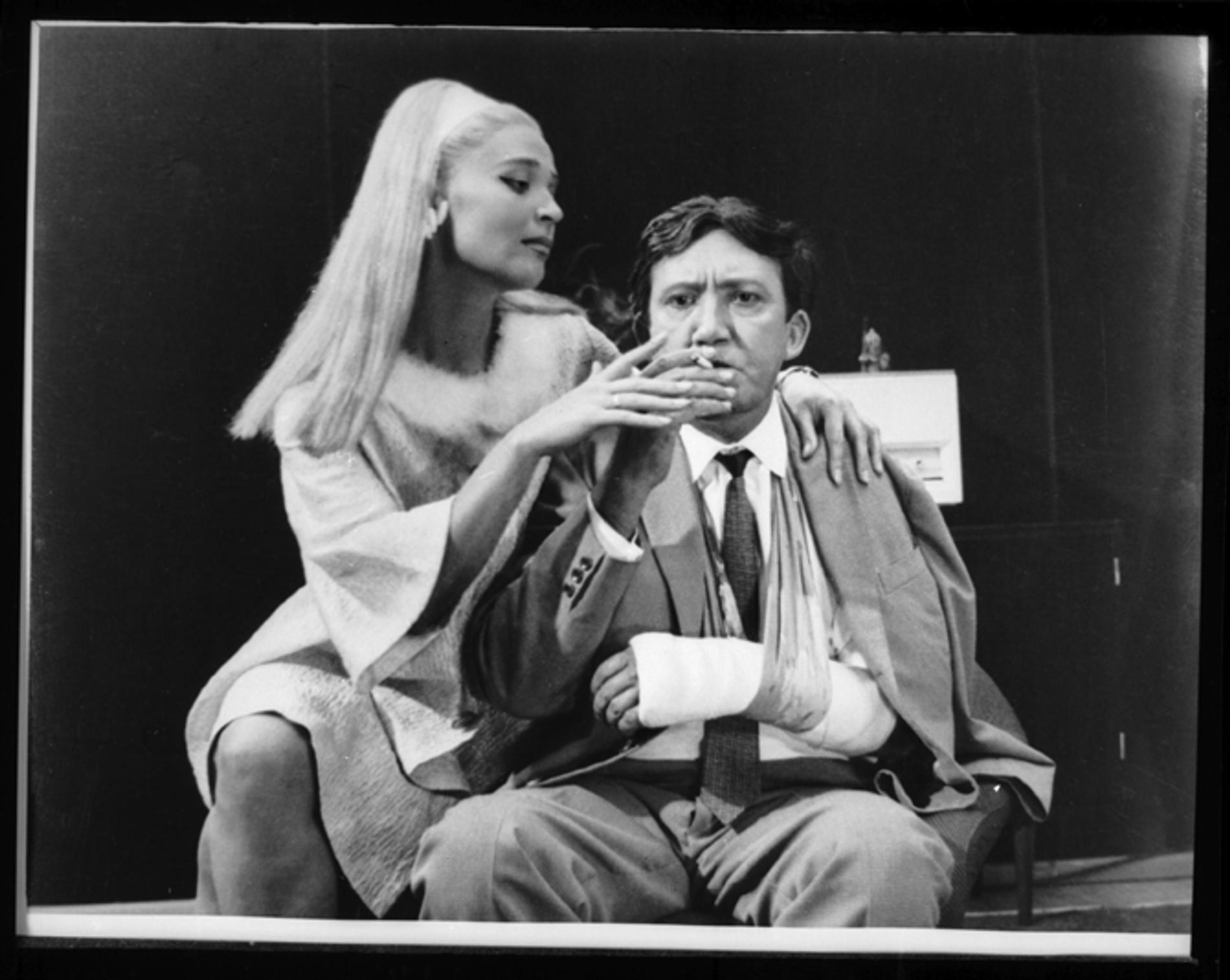 Светлана Светличная и Юрий Никулин в фильме «Бриллиантовая рука». Фото: Legion-media