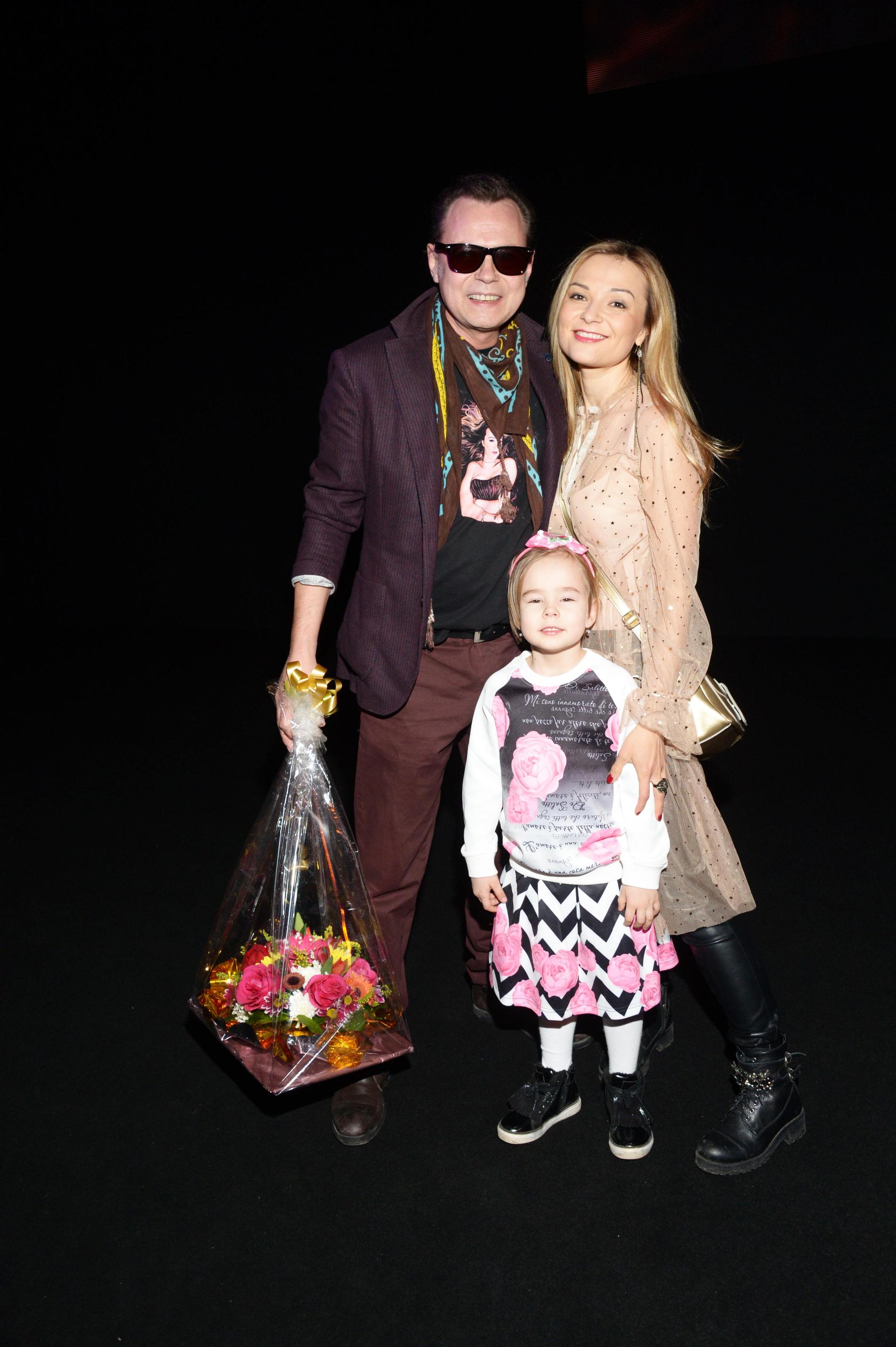 Владимир Левкин с женой Мариной и дочерью Никой. Фото: Legion-Media