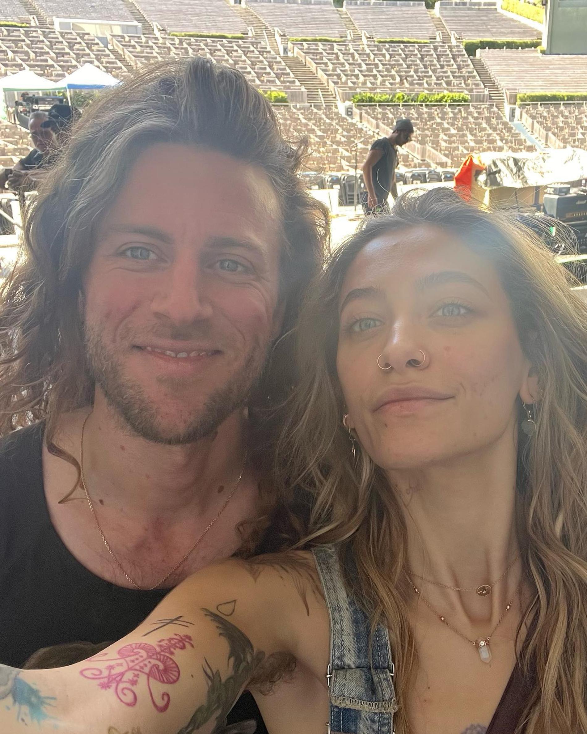 Пэрис Джексон и ее жених Джастин Лонг. Фото: Инстаграм* @parisjackson