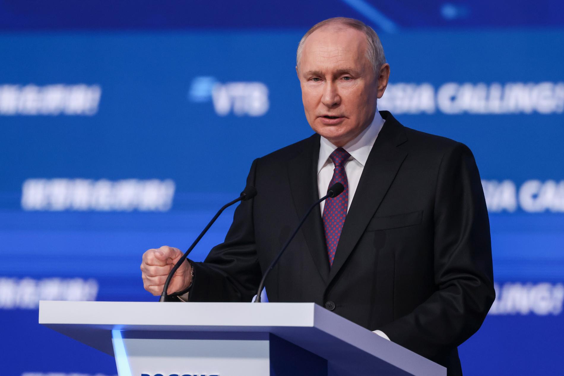 Владимир Путин ответил на вопрос блогера Влада Бумаги о блокировке YouTube