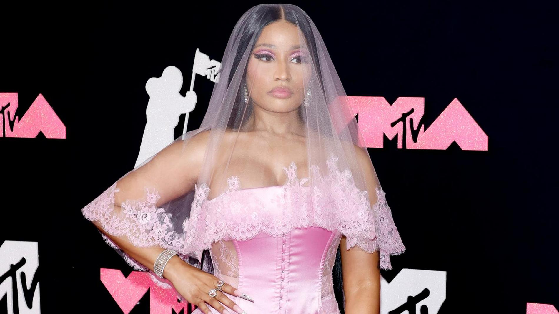 Buzuqlarning jinsiy qullari