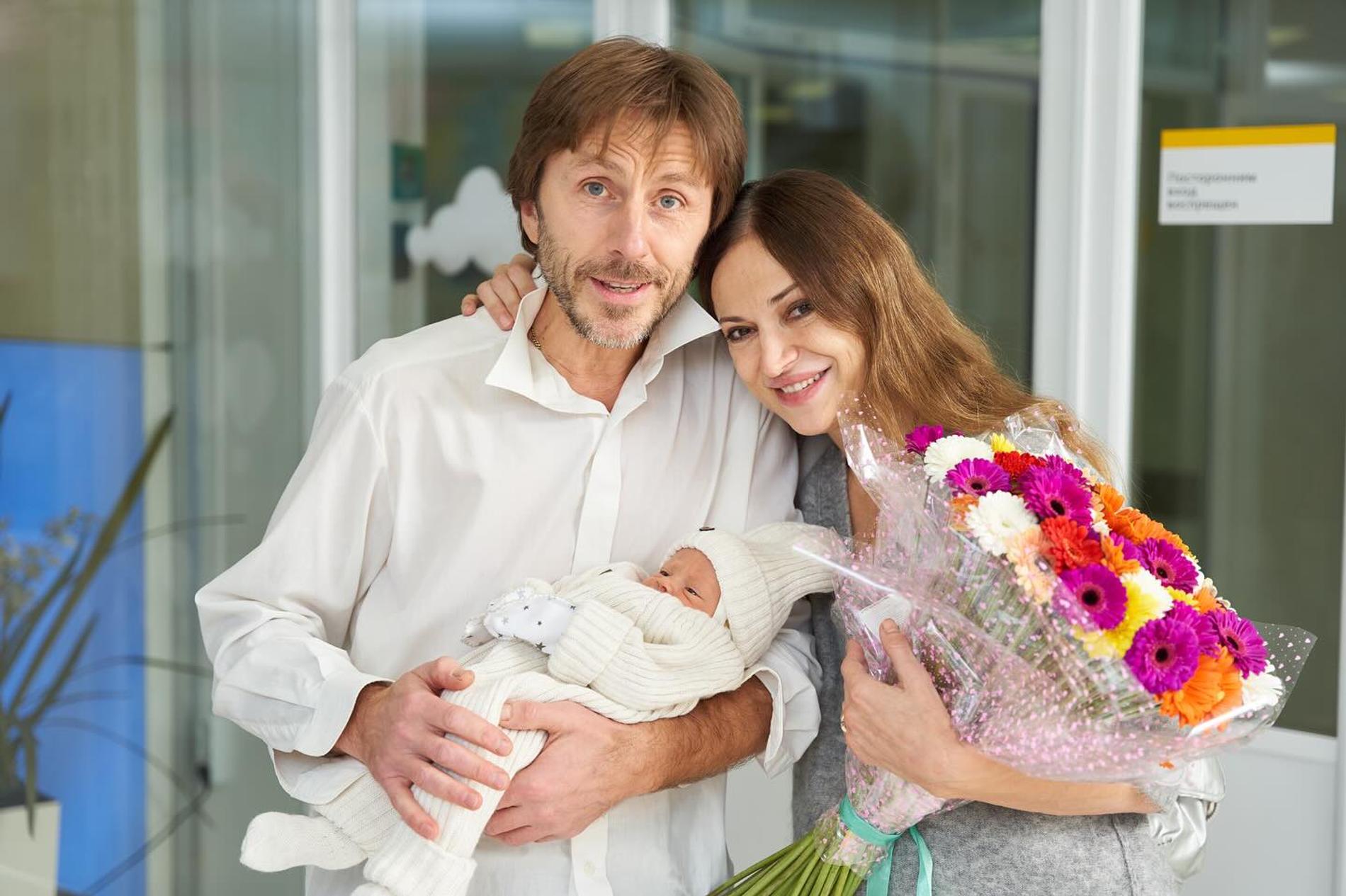 Маргарита Дробязко и Повилас Ванагас с дочерью. Фото: Инстаграм* @drobiazko_margarita