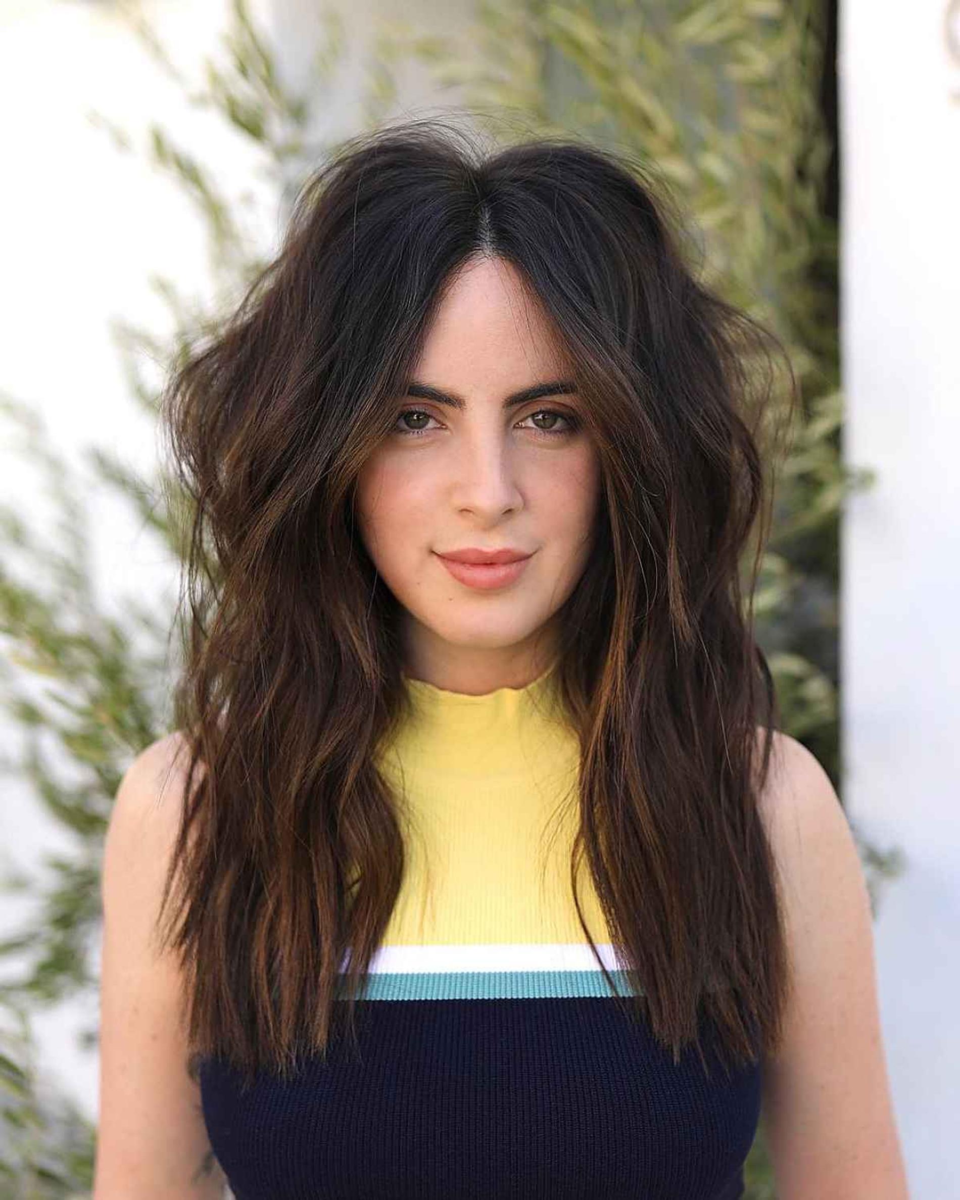 Шэг на большую длину — модная стрижка в 2025 году. Фото: Instagram* @hirohair