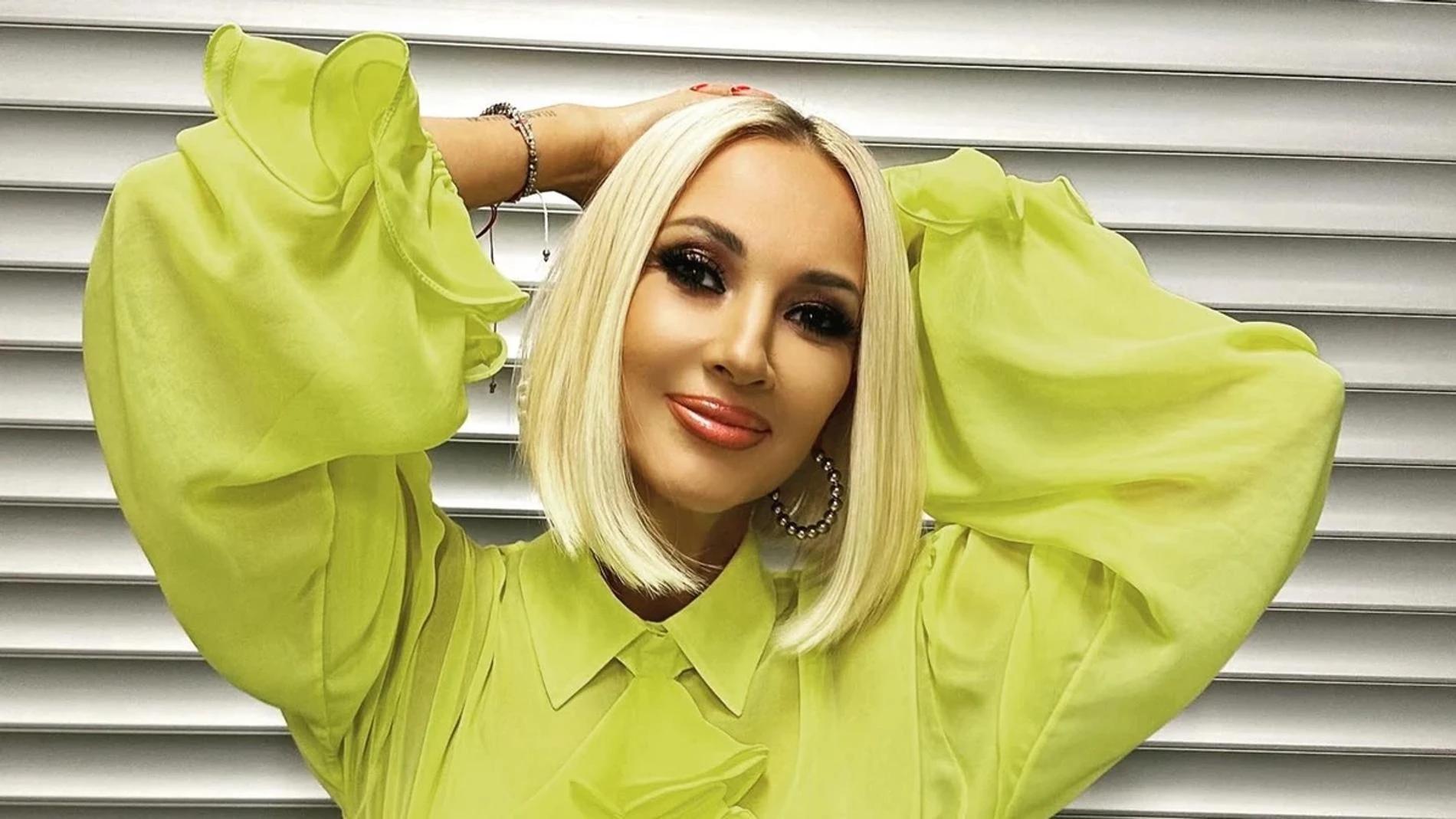 Сексуалды мини юбкадағы қыздар Соғыс порнографиясы