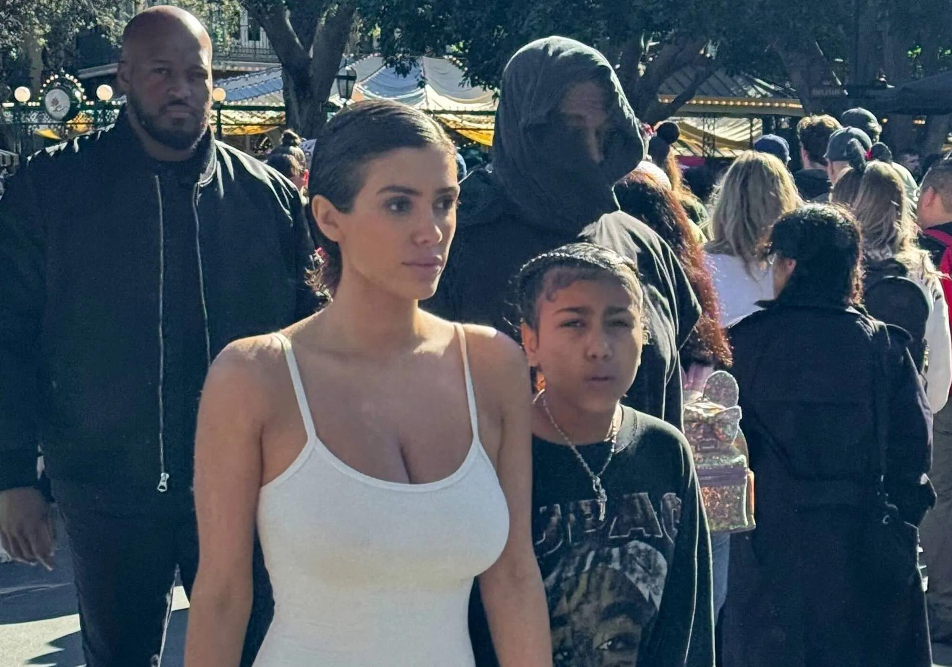 Канье Уэст и Бьянка Ценсори с дочерью музыканта Норт. Фото: Daily Mail