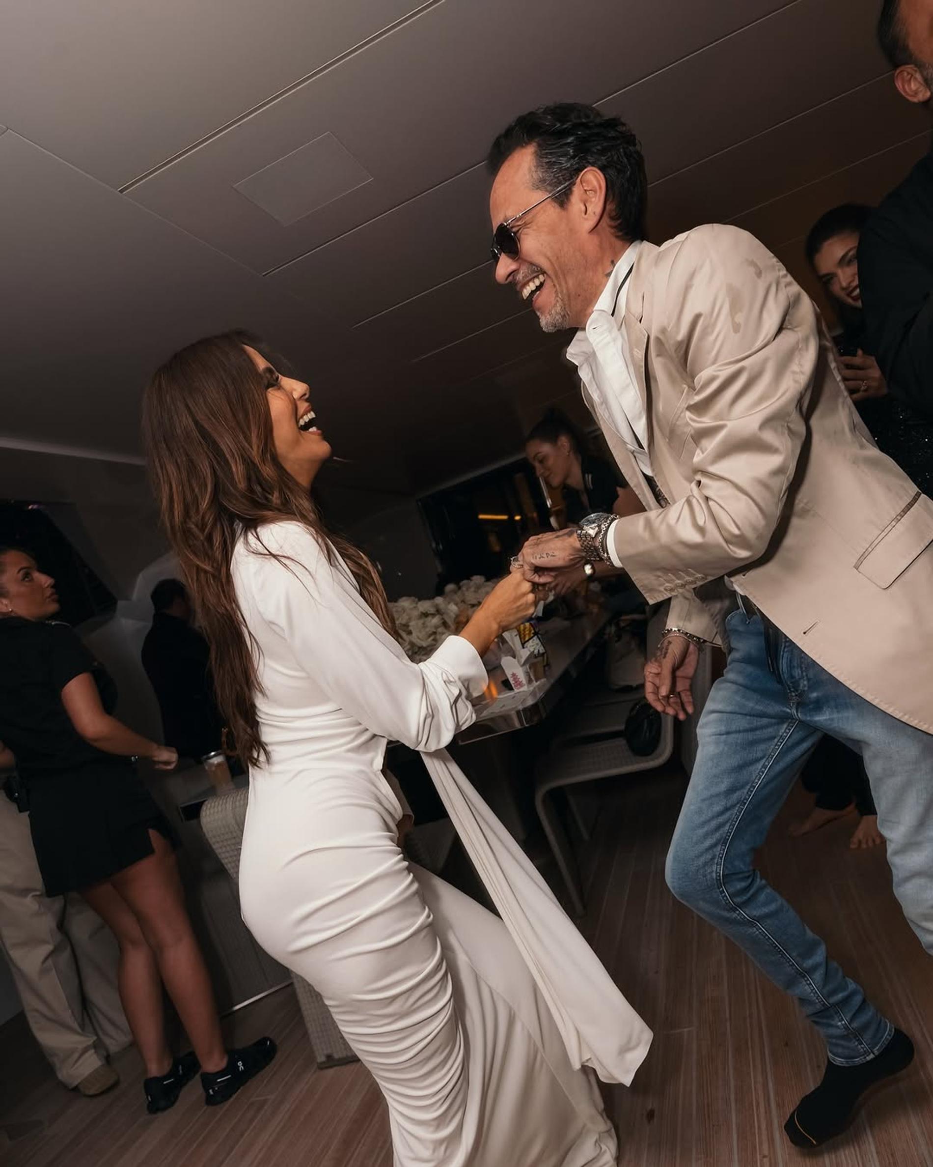 Ева Лонгория устроила вечеринку в честь 50-летия. Фото: Инстаграм* @evalongoria