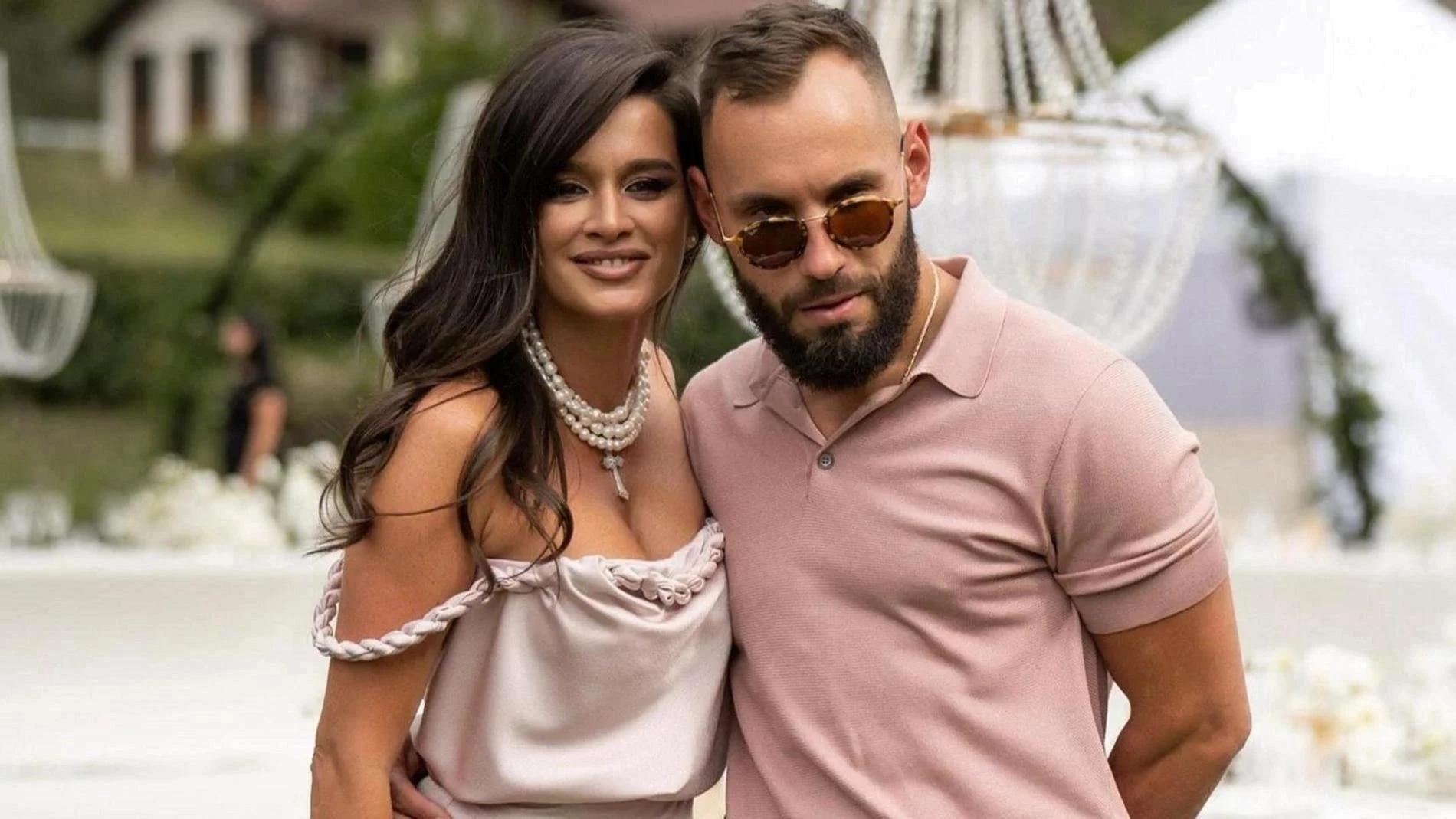 Ксения Бородина былғап жатыр.