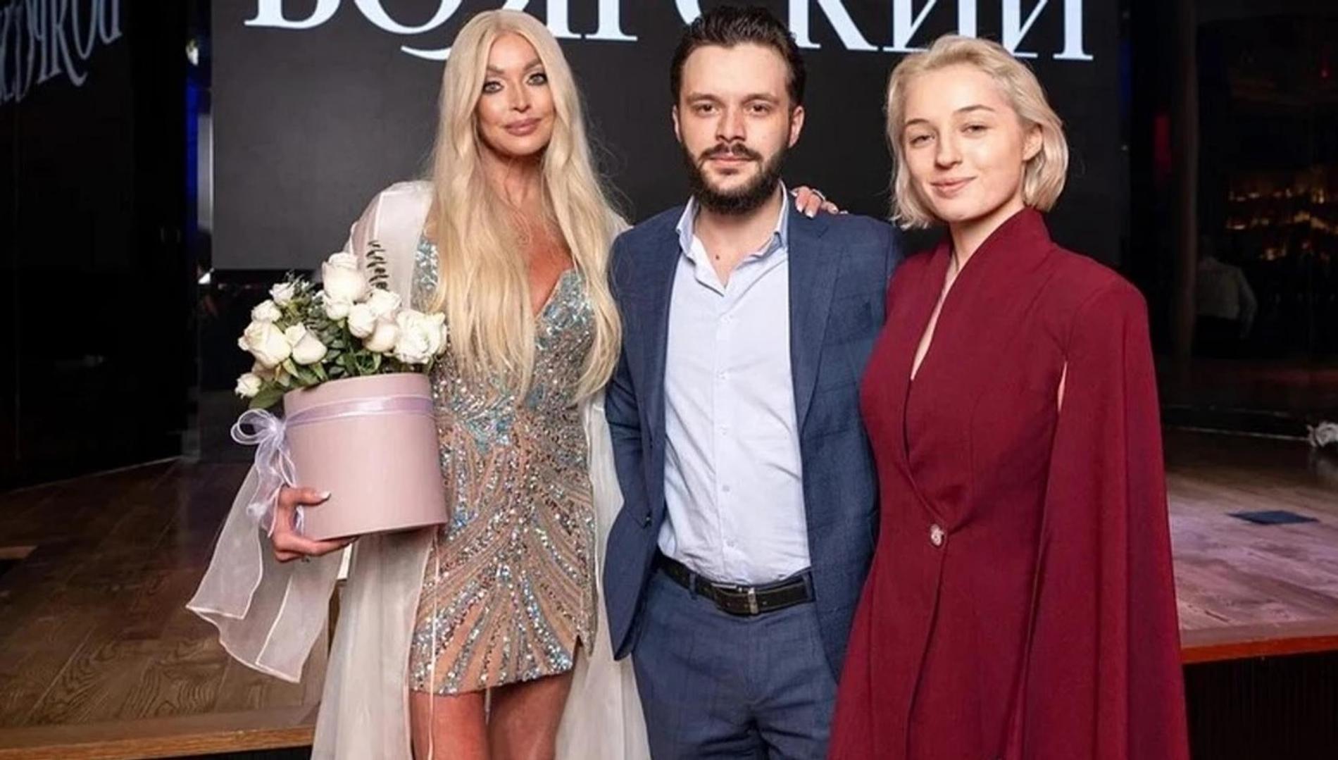 Анастасия Волочкова с дочерью Ариадной и Никитой Григоряном. Фото: Инстаграм (запрещён в РФ) @volochkova_art