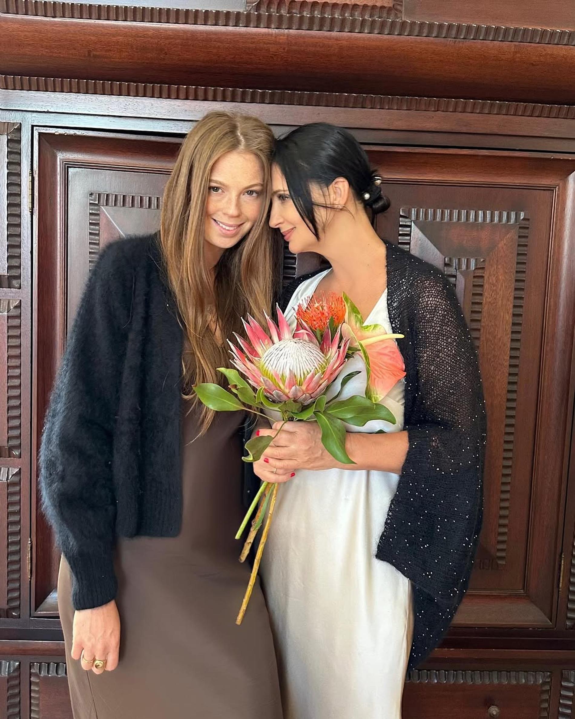 Екатерина Стриженова с дочерью. Фото: Инстаграм (запрещён в РФ) @strizhenovae