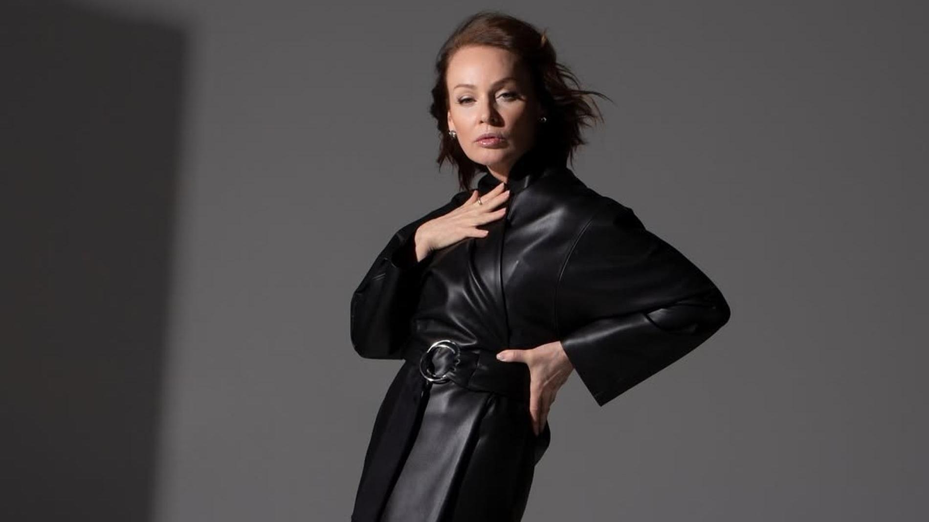 Xeda Hamzatovaning yalangoch surati Retro kaltak xotinlari filmlarini tomosha qiling