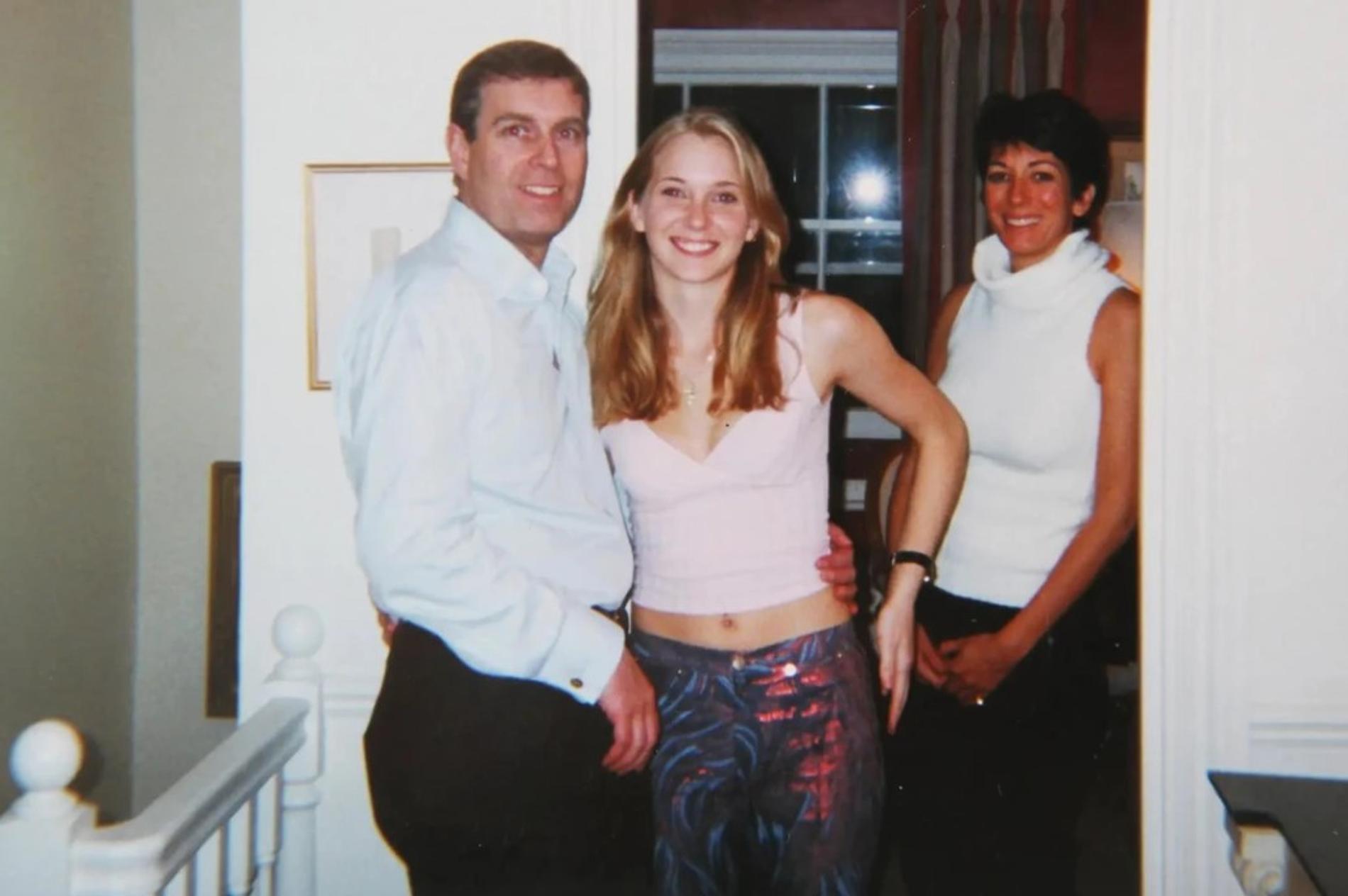 Принц Эндрю, Вирджиния Джуффре и Гилейн Максвелл, подруга Джеффри Эпштейна. Фото: Page Six