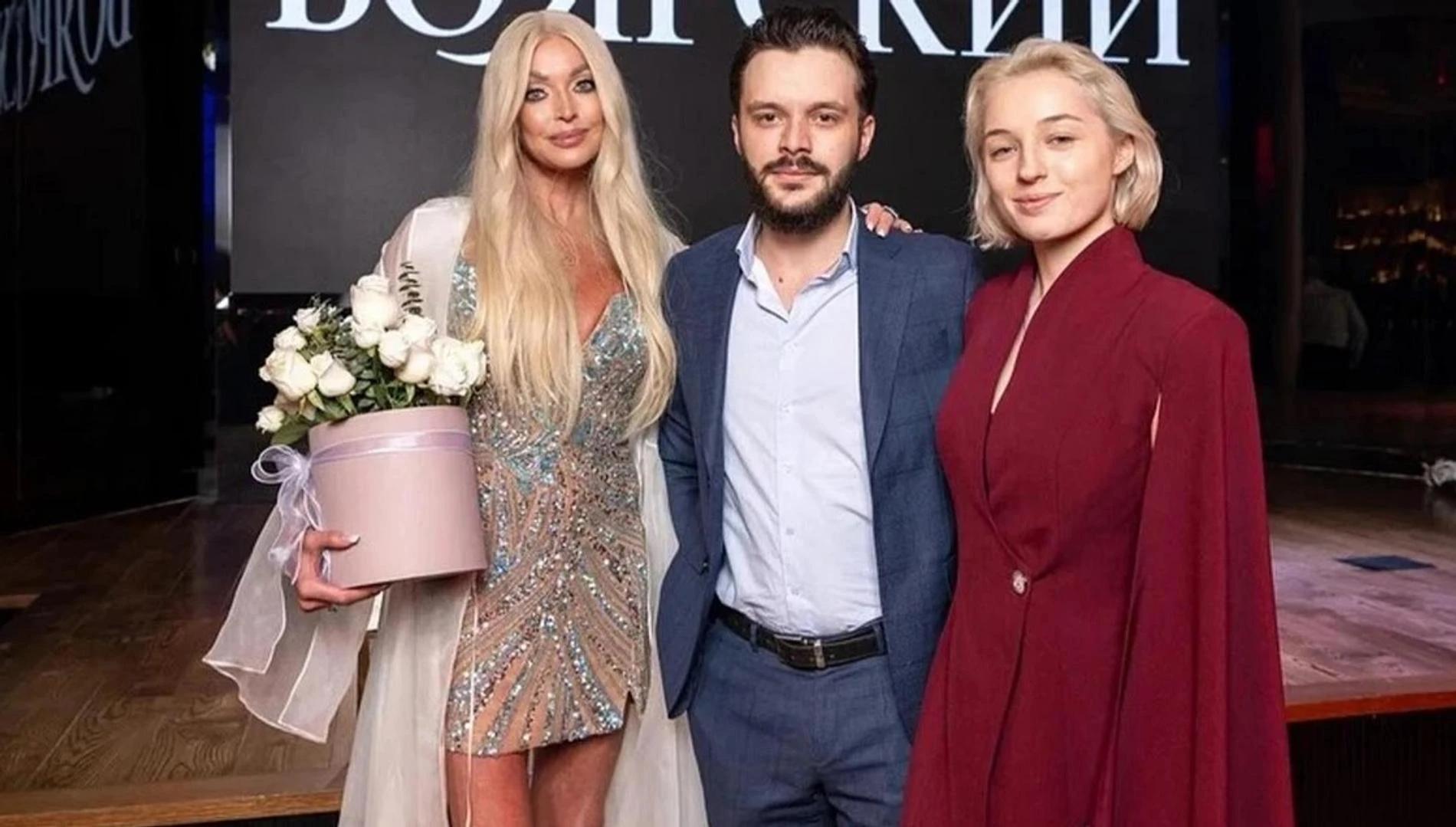 Анастасия Волочкова с дочерью Ариадной и зятем Никитой Григоряном. Фото: Инстаграм* @volochkova_art