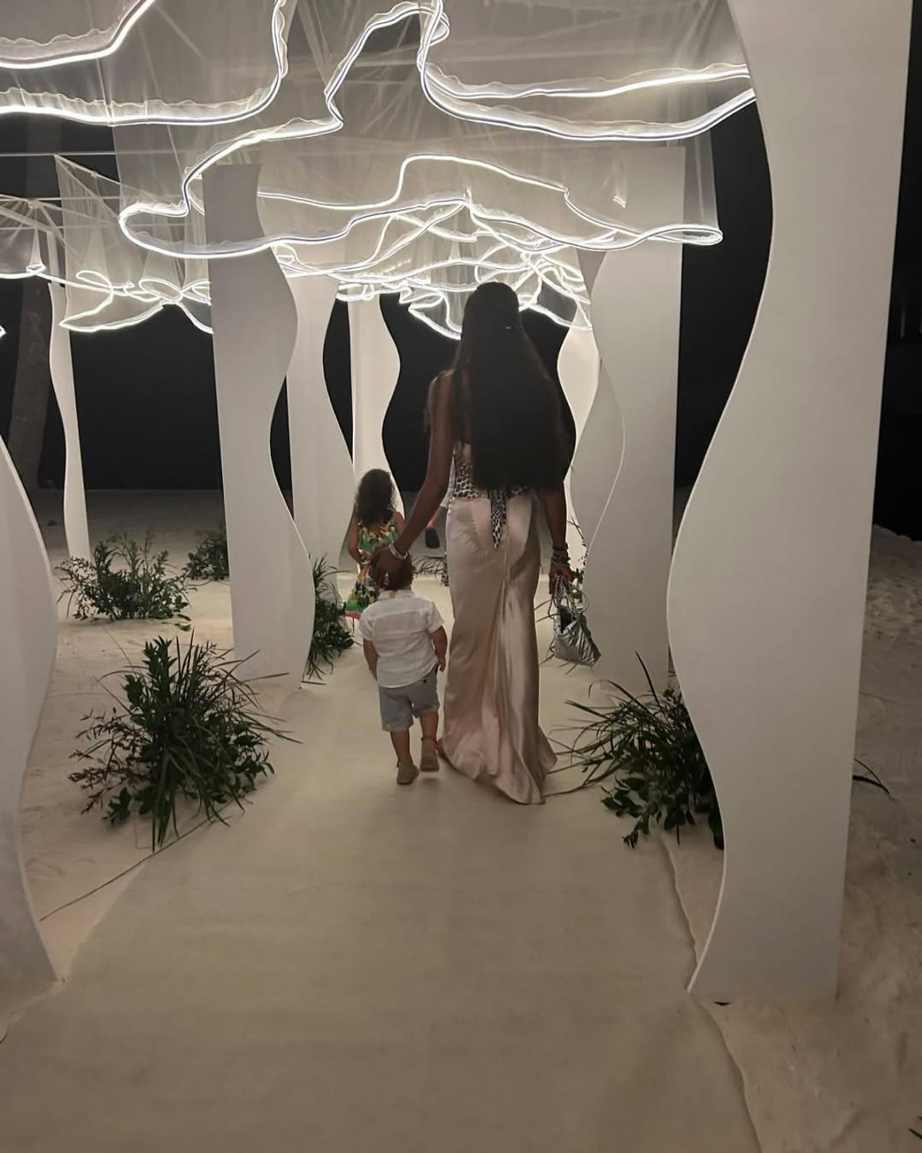 Наоми Кэмпбелл с дочерью и сыном. Фото: Инстаграм* @naomi