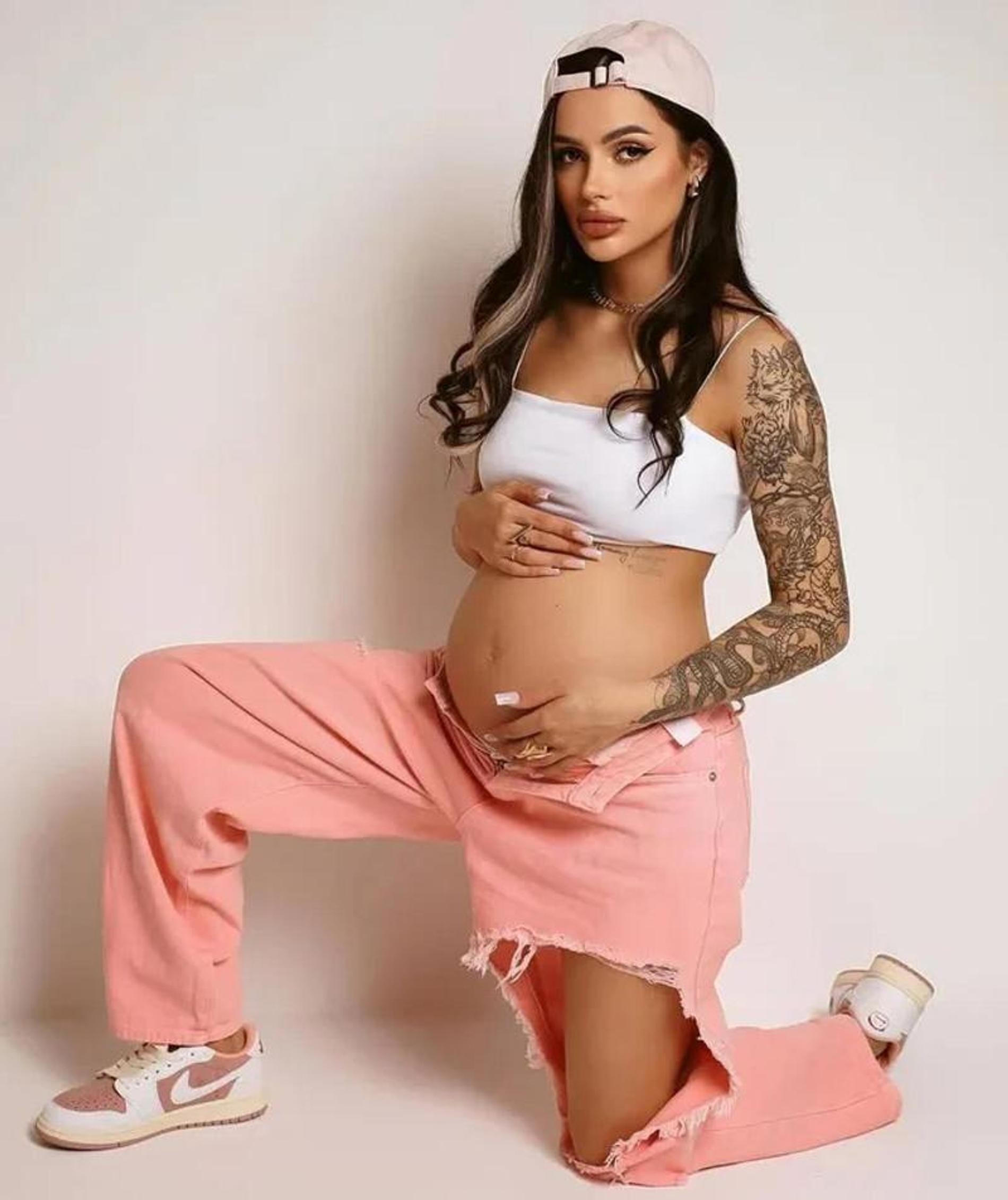 Визажист Михаила Галустяна Милена беременна вторым ребёнком. Фото: телеграм-канал «Светский хроник»